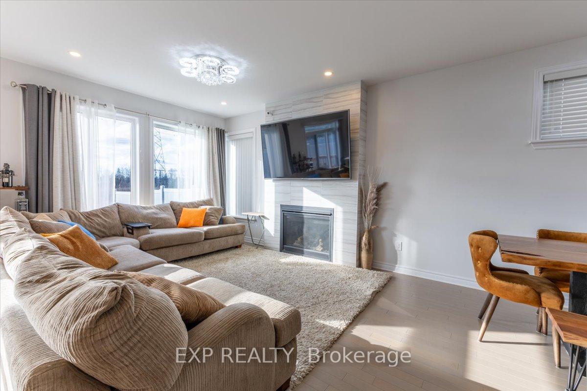 Photo 8 of 23 Angel Heights, Ottawa, Stittsville (South) — HOMEH