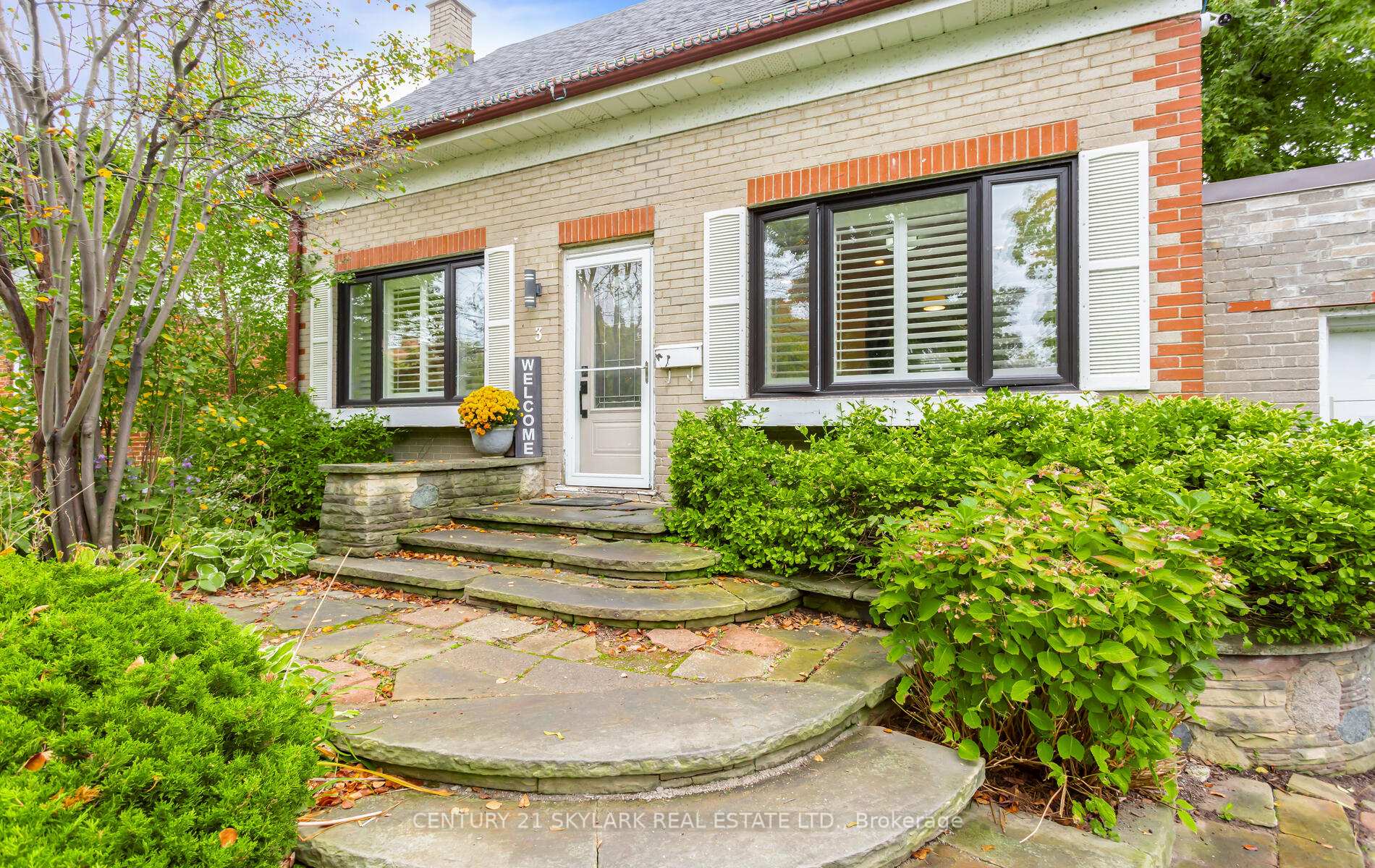 Photo 2 of 3 Binsell Avenue, Brampton, Brampton North — HOMEH