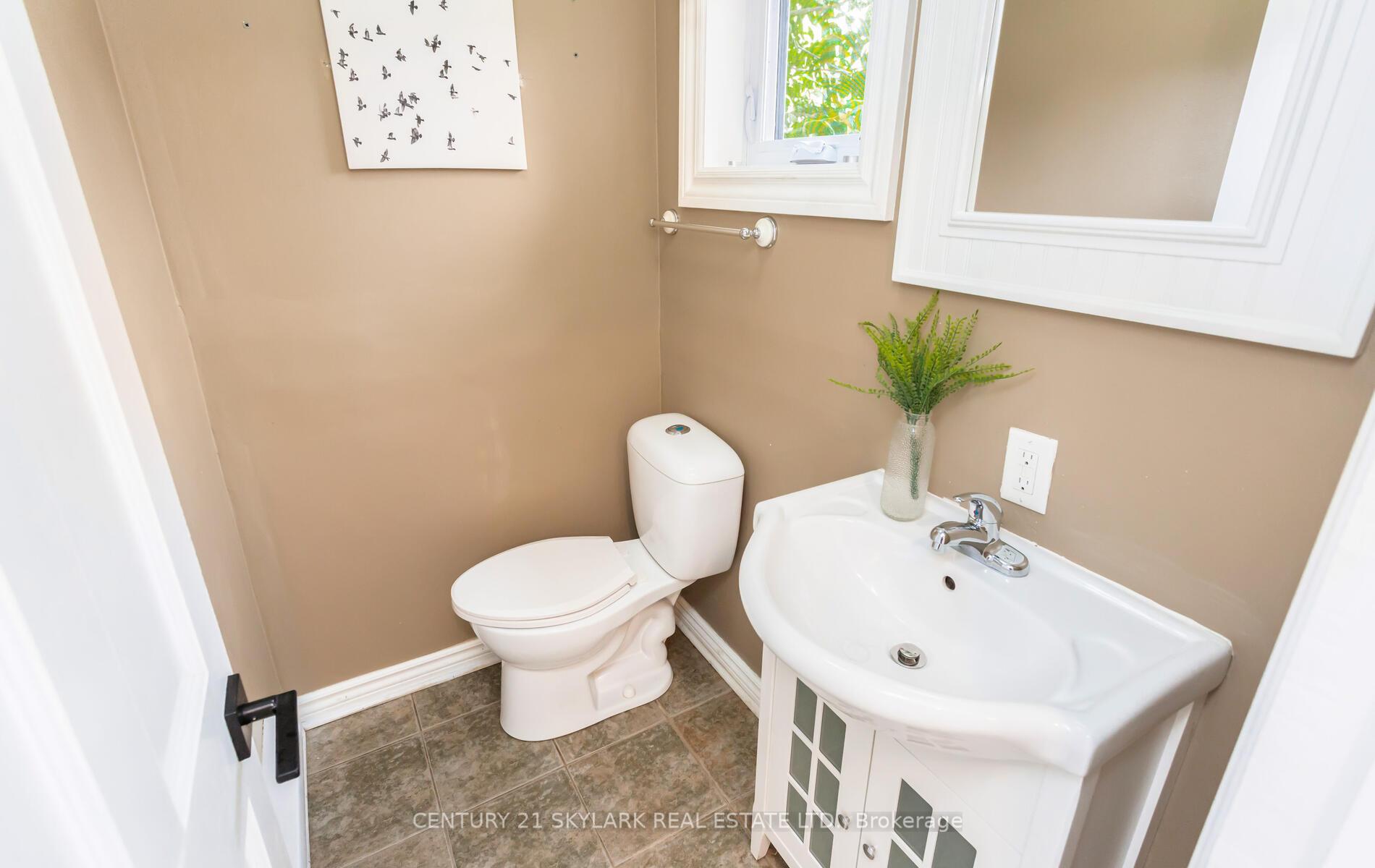 Photo 12 of 3 Binsell Avenue, Brampton, Brampton North — HOMEH