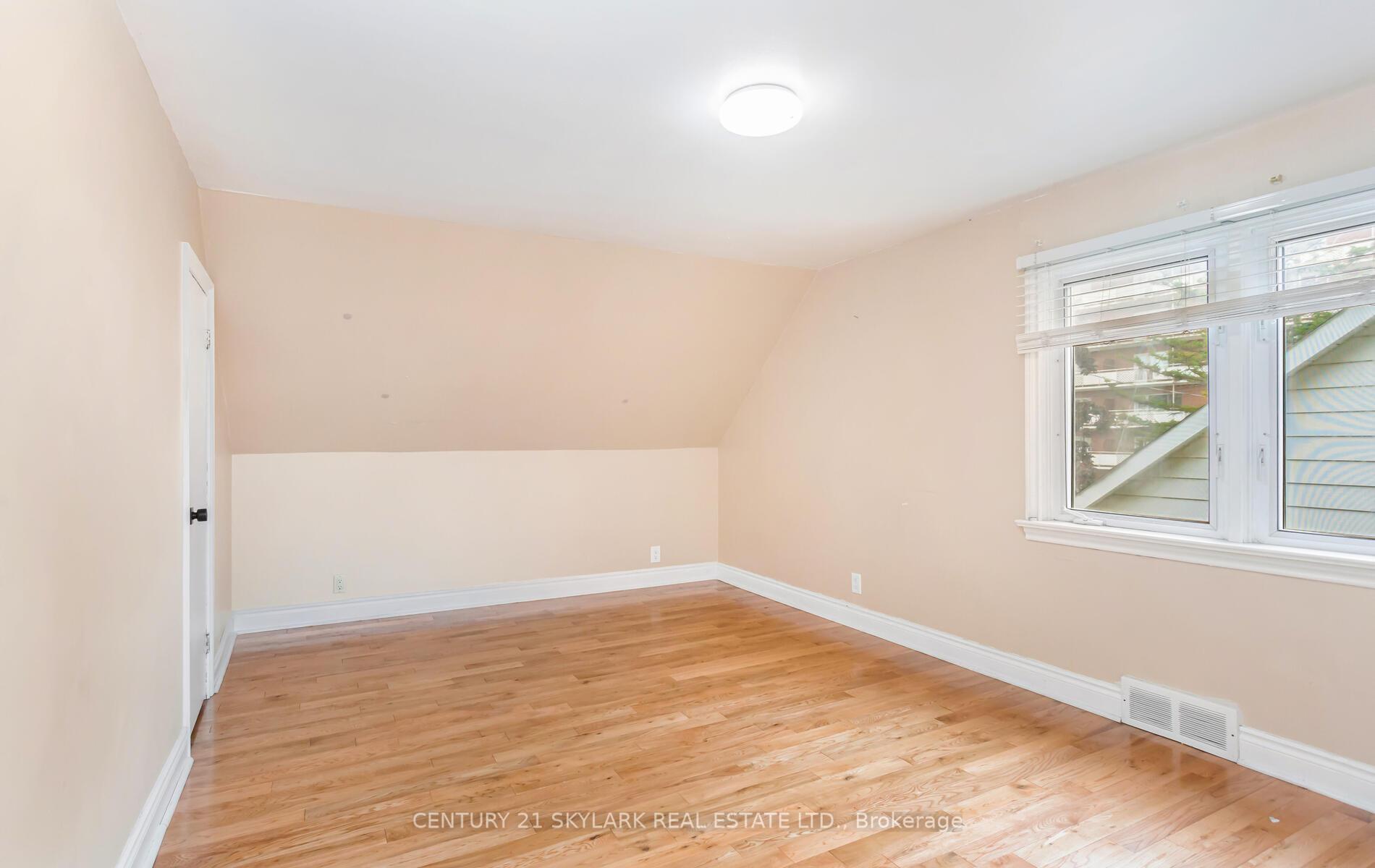 Photo 16 of 3 Binsell Avenue, Brampton, Brampton North — HOMEH