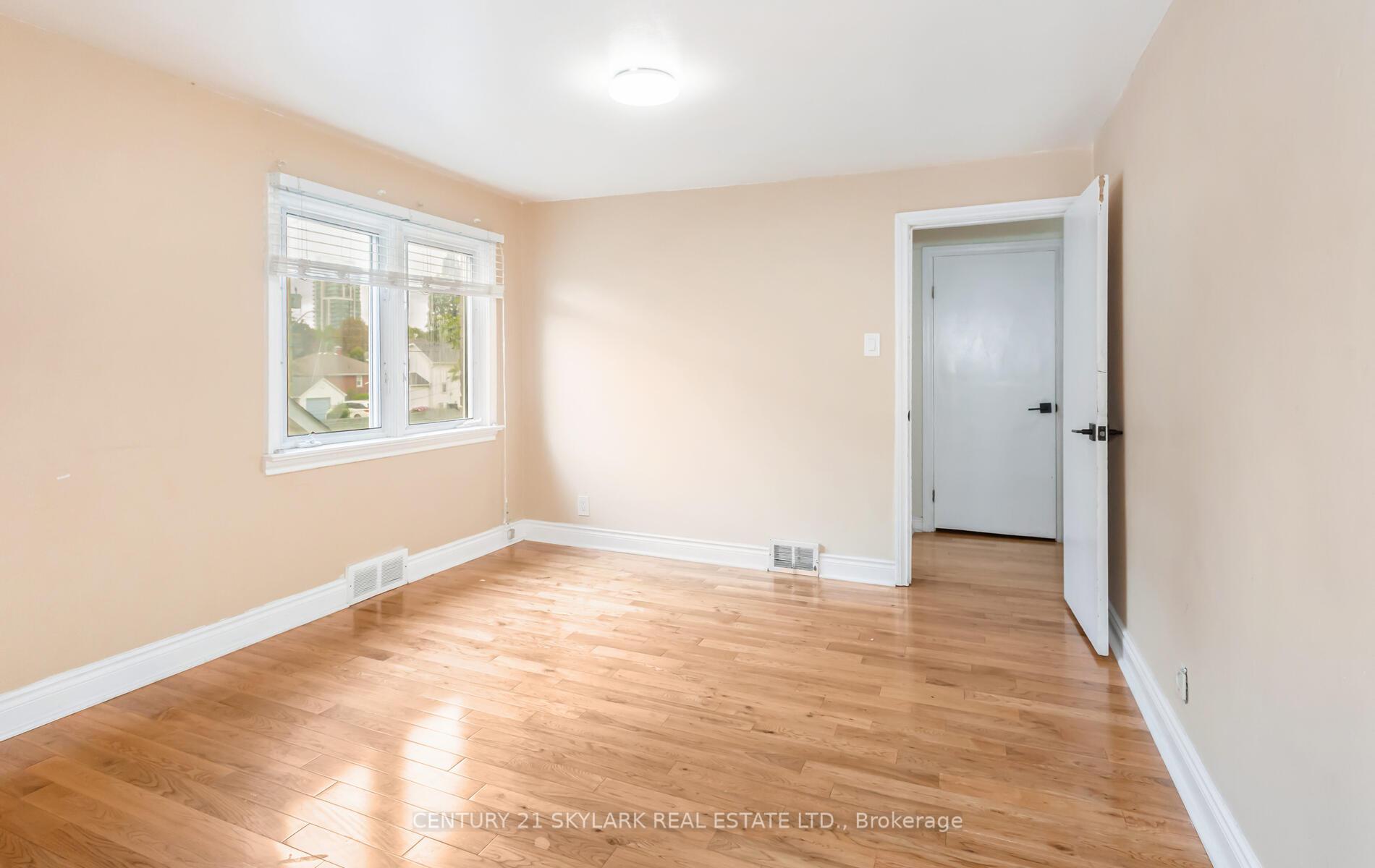 Photo 17 of 3 Binsell Avenue, Brampton, Brampton North — HOMEH