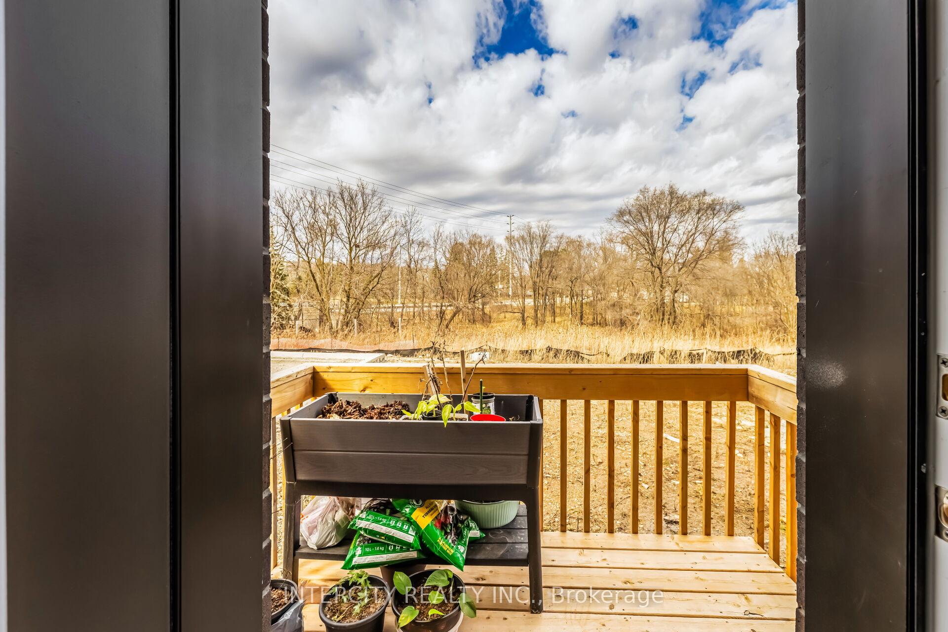 Photo 10 of 19 Queenpost Drive, Brampton, Credit Valley — HOMEH