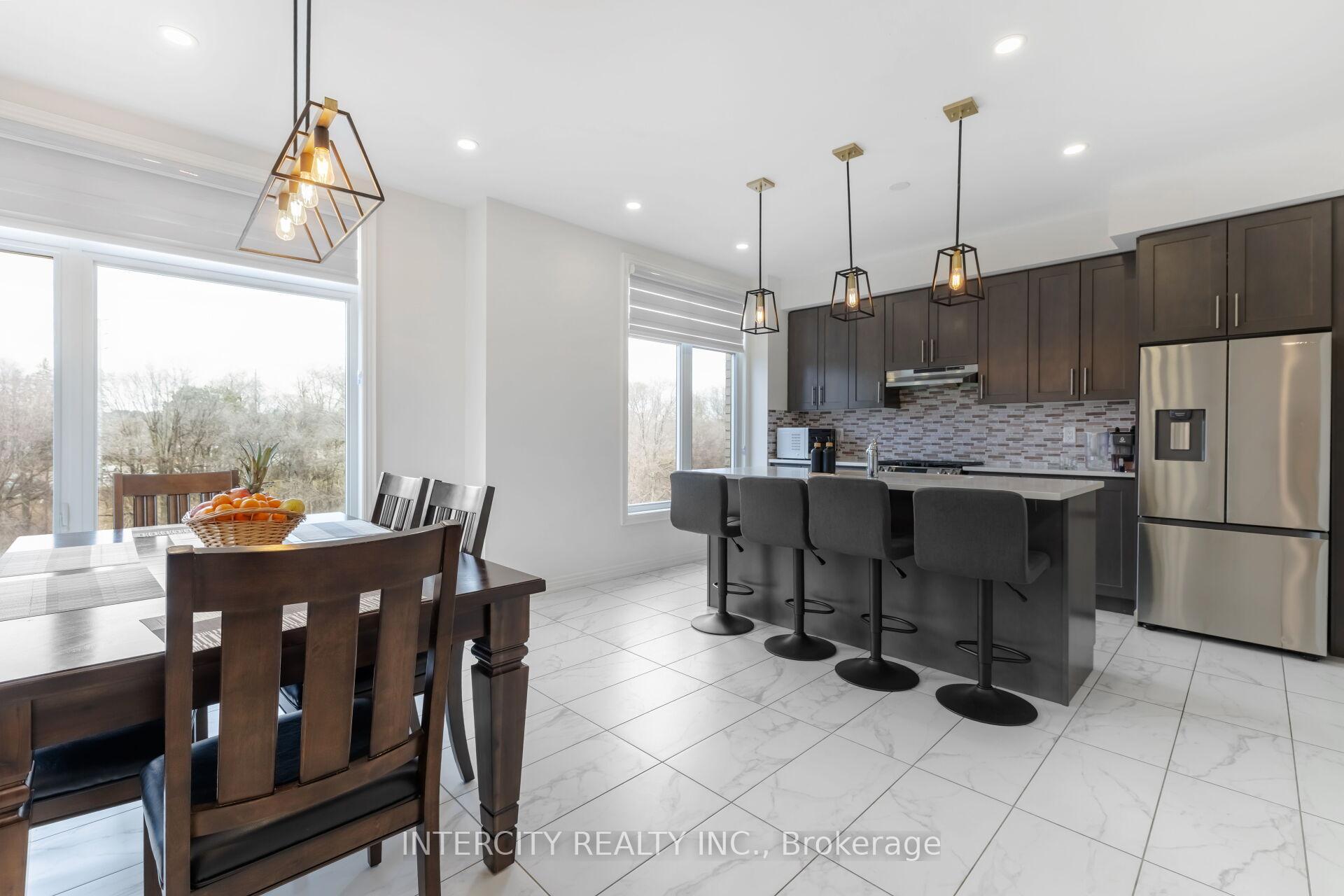 Photo 14 of 19 Queenpost Drive, Brampton, Credit Valley — HOMEH