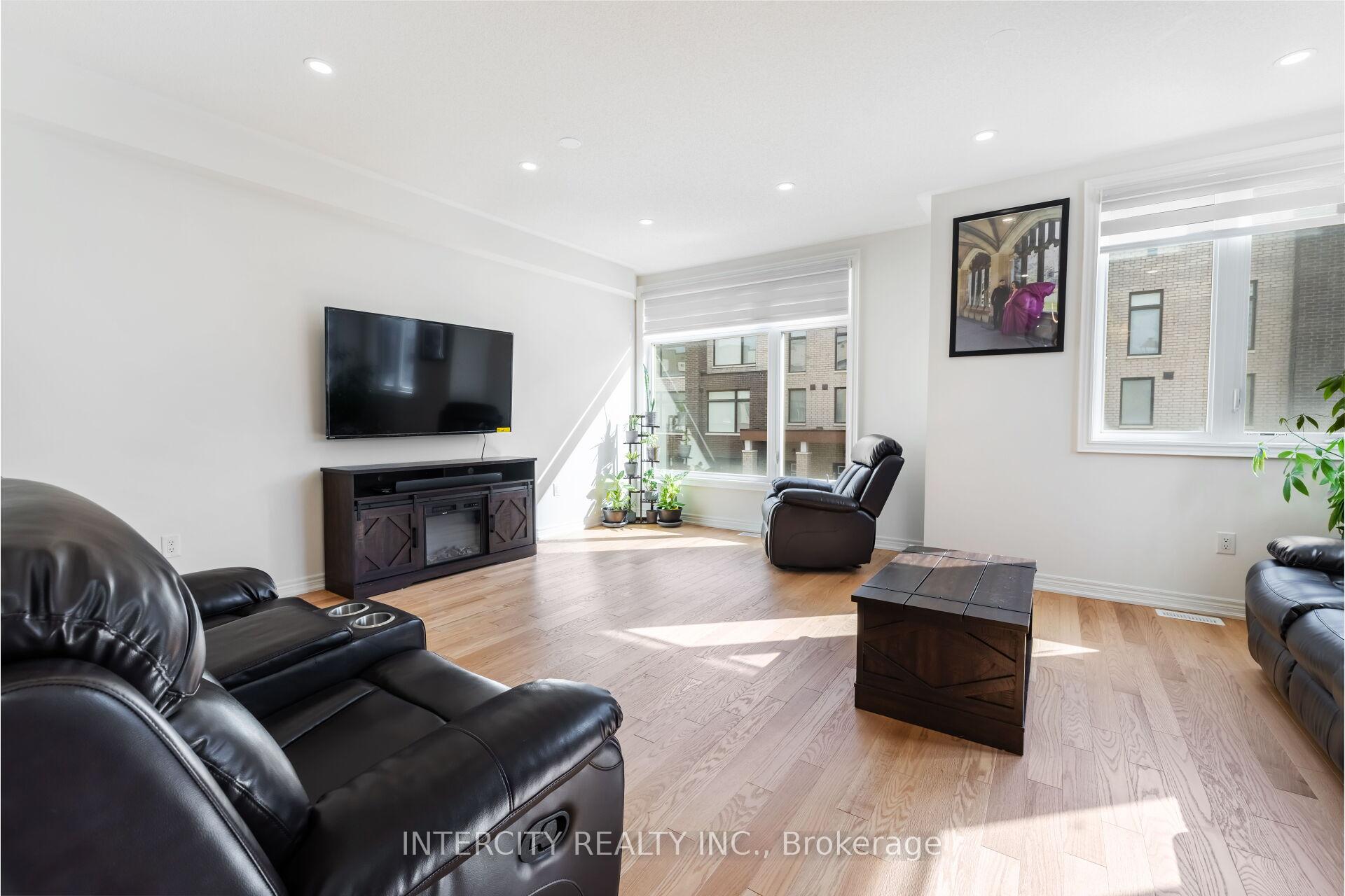 Photo 27 of 19 Queenpost Drive, Brampton, Credit Valley — HOMEH