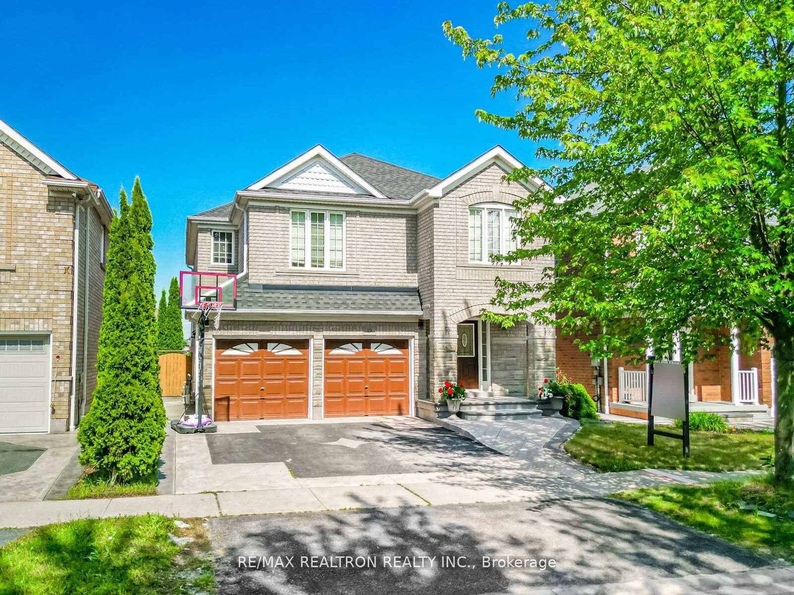 Photo 5 of 19 Clapperton Drive, Ajax, Northwest Ajax — HOMEH