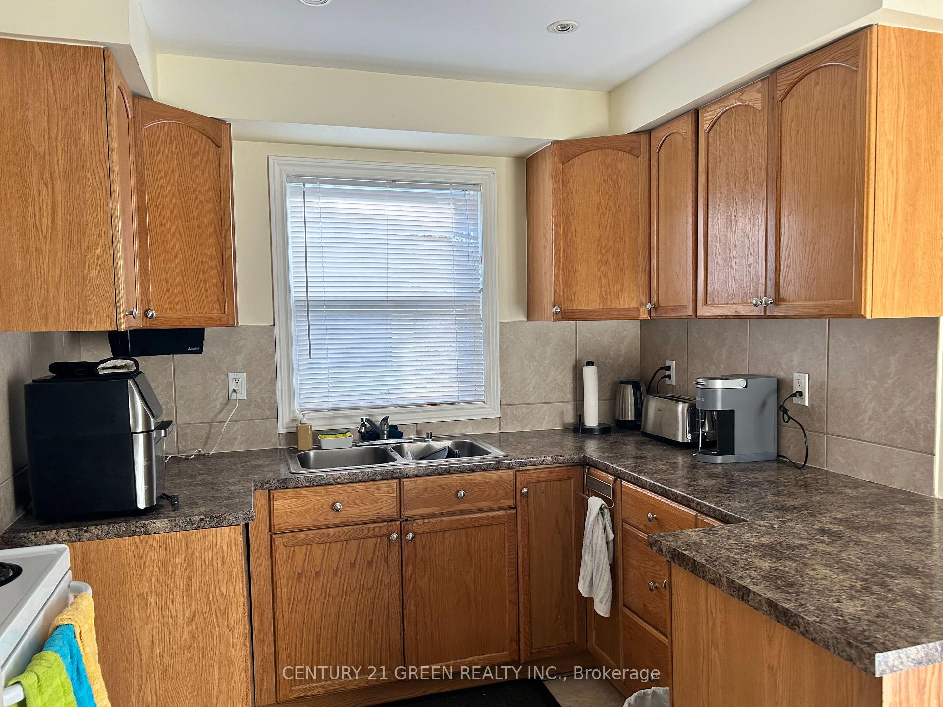 Photo 2 of 100 Reid Avenue S, Hamilton, Glenview — HOMEH