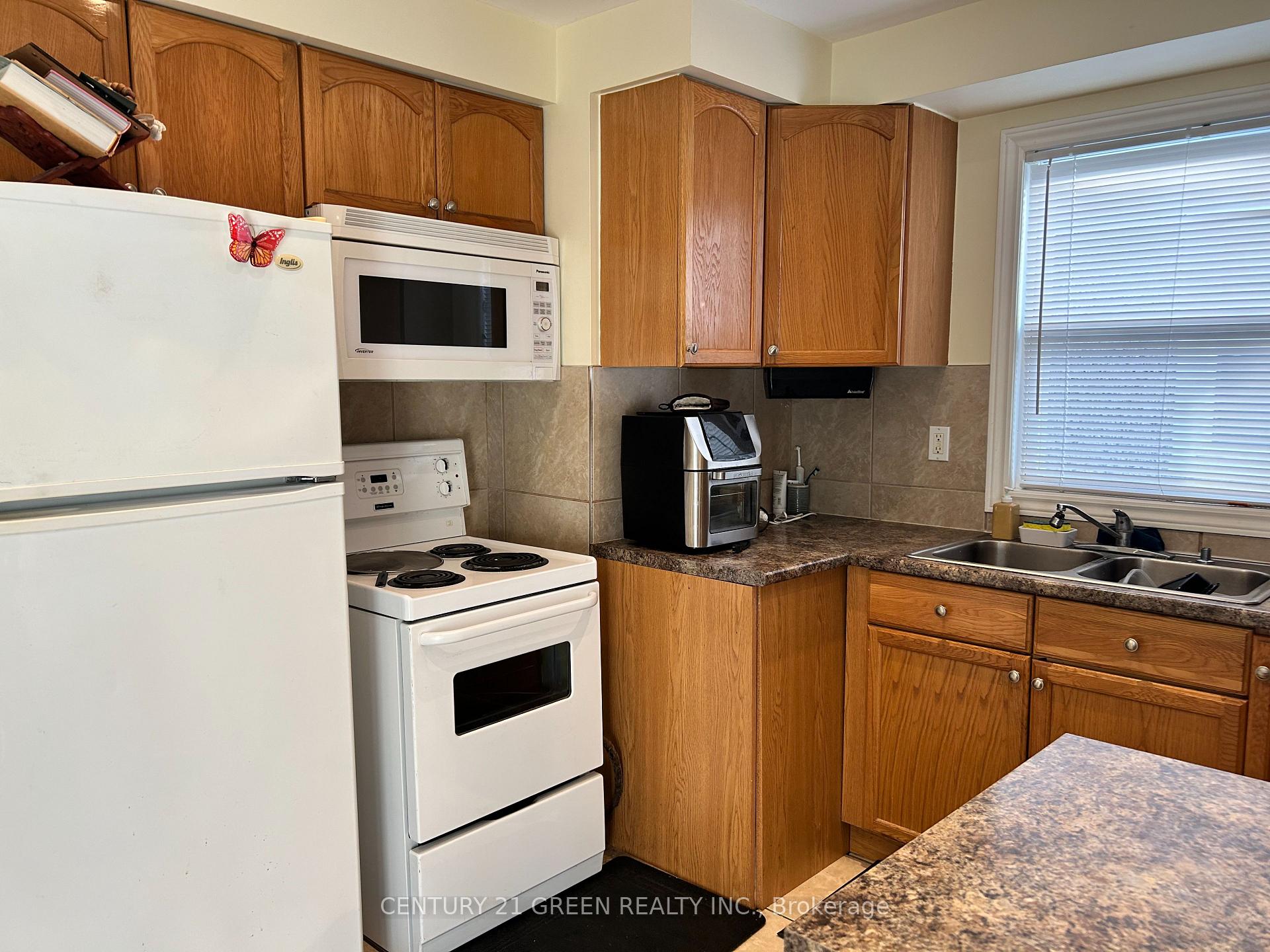 Photo 4 of 100 Reid Avenue S, Hamilton, Glenview — HOMEH