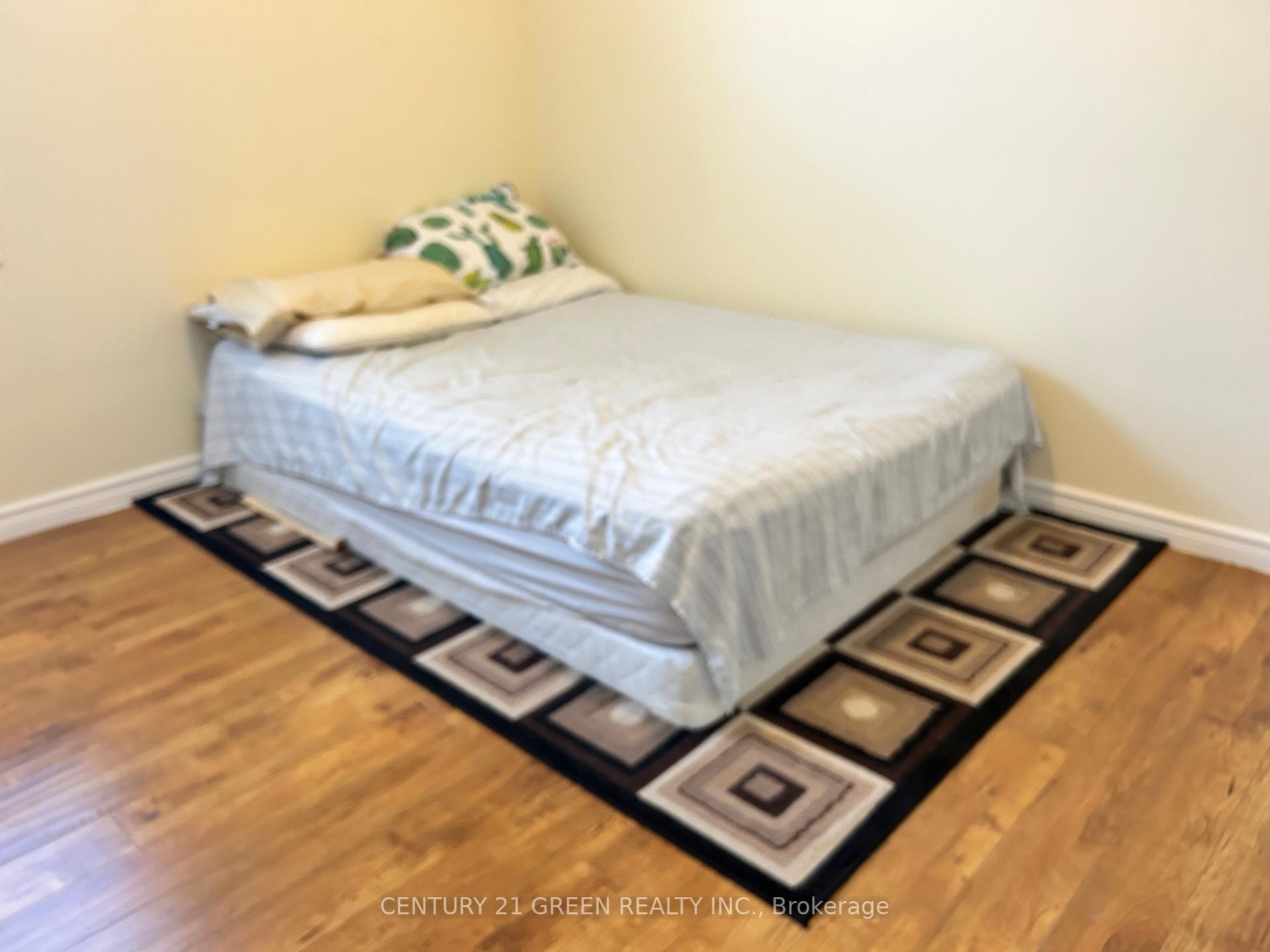 Photo 9 of 100 Reid Avenue S, Hamilton, Glenview — HOMEH