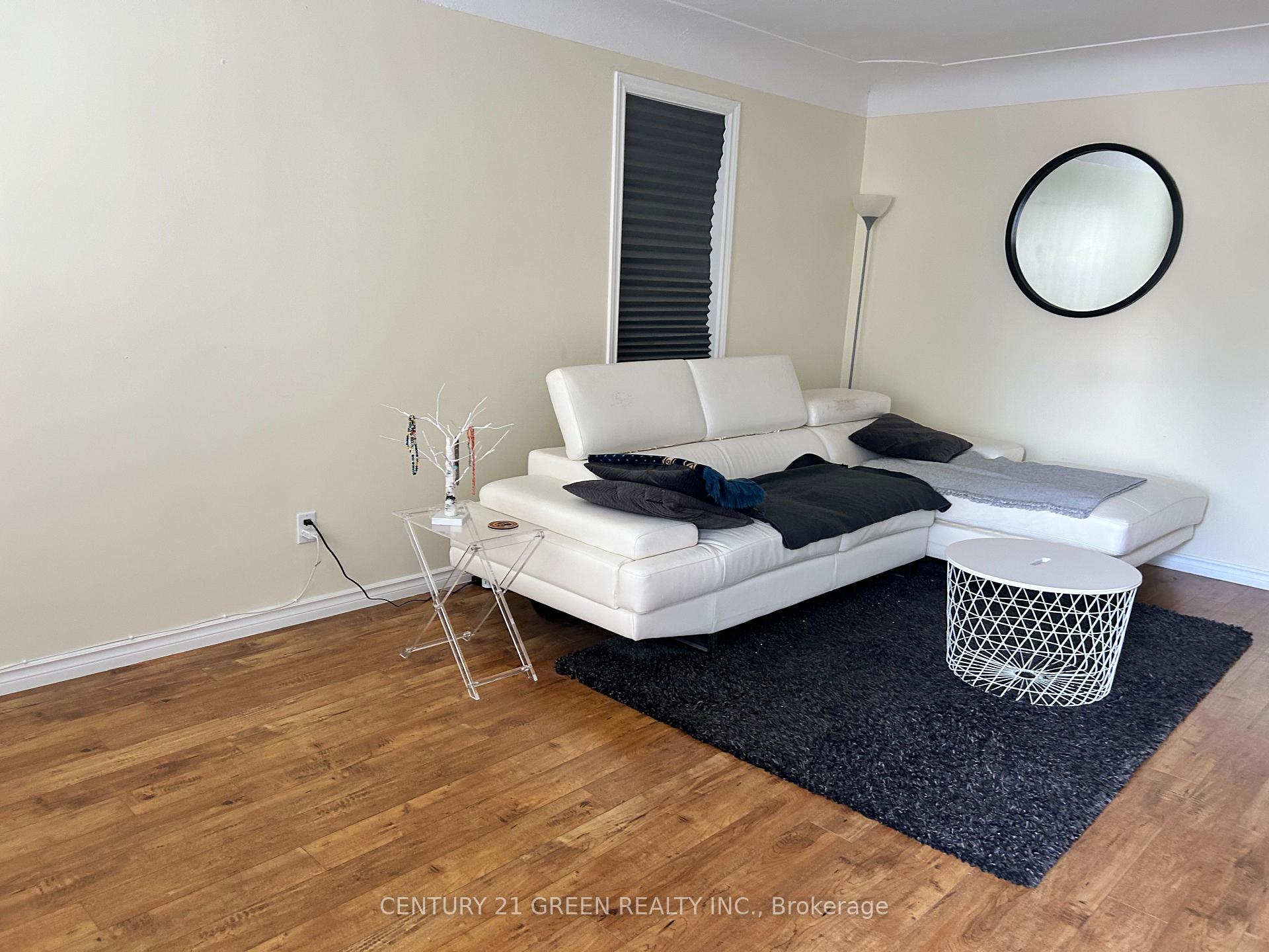 Photo 13 of 100 Reid Avenue S, Hamilton, Glenview — HOMEH