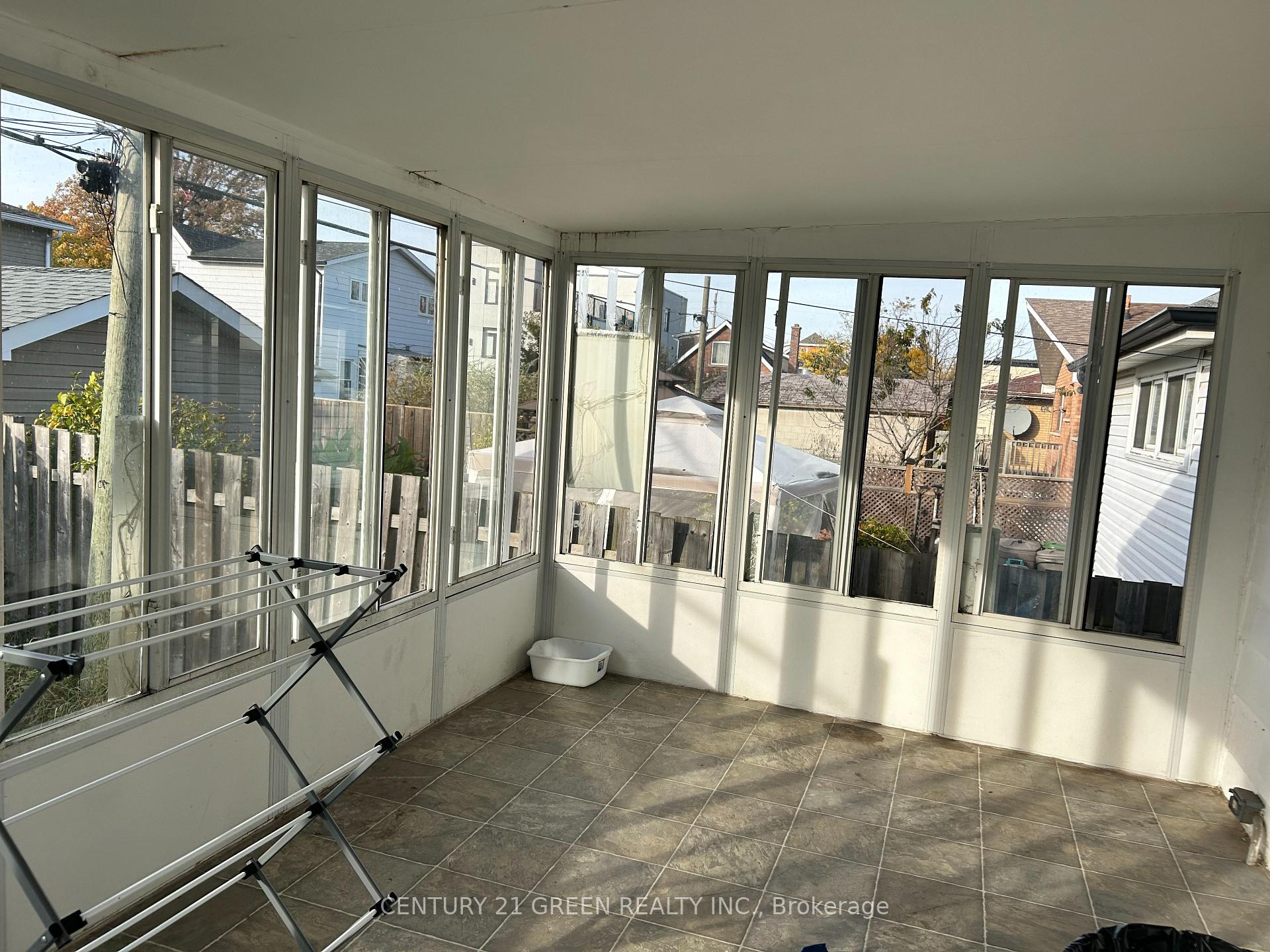 Photo 22 of 100 Reid Avenue S, Hamilton, Glenview — HOMEH