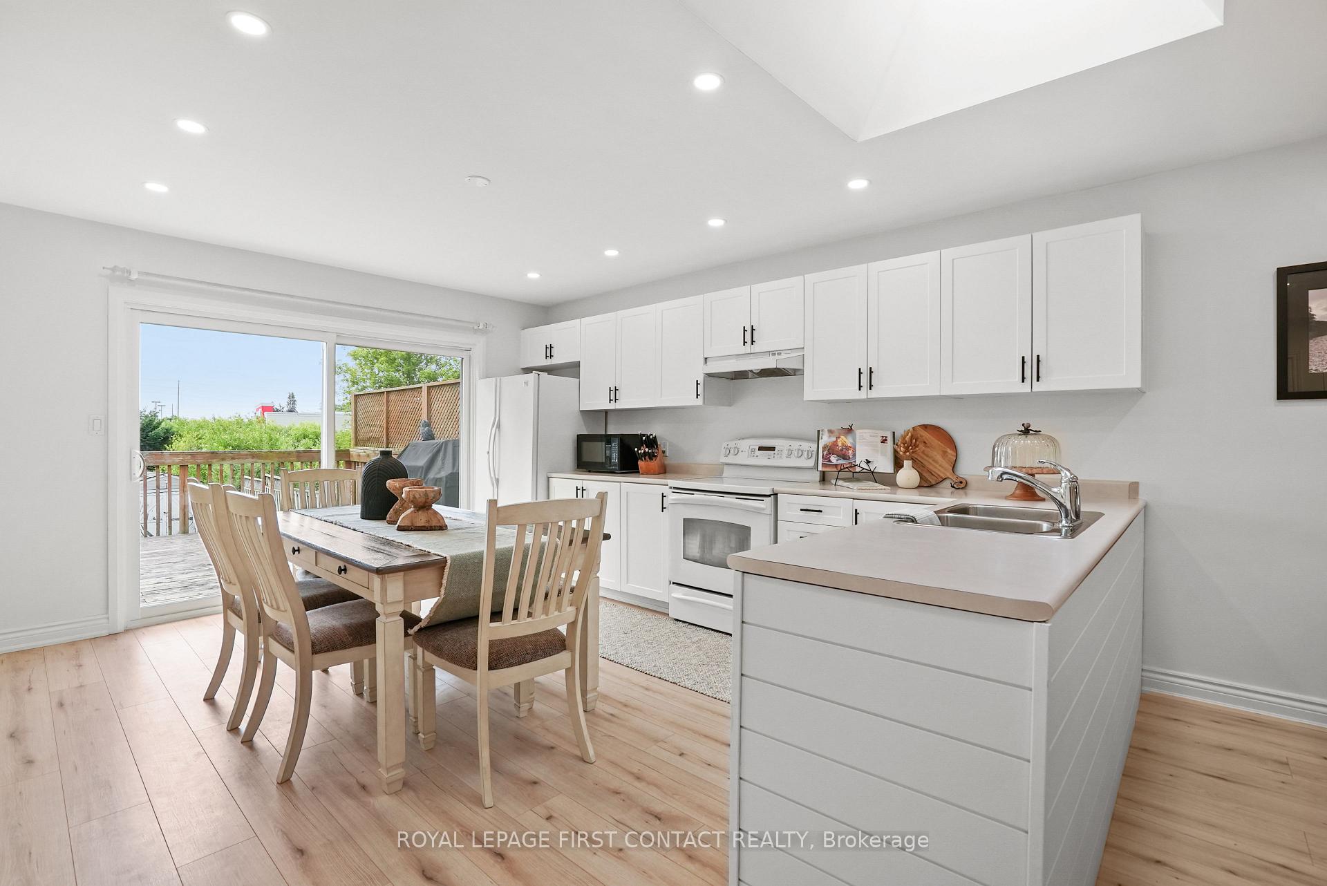 Photo 17 of 105 Wessenger Drive, Barrie, Holly — HOMEH