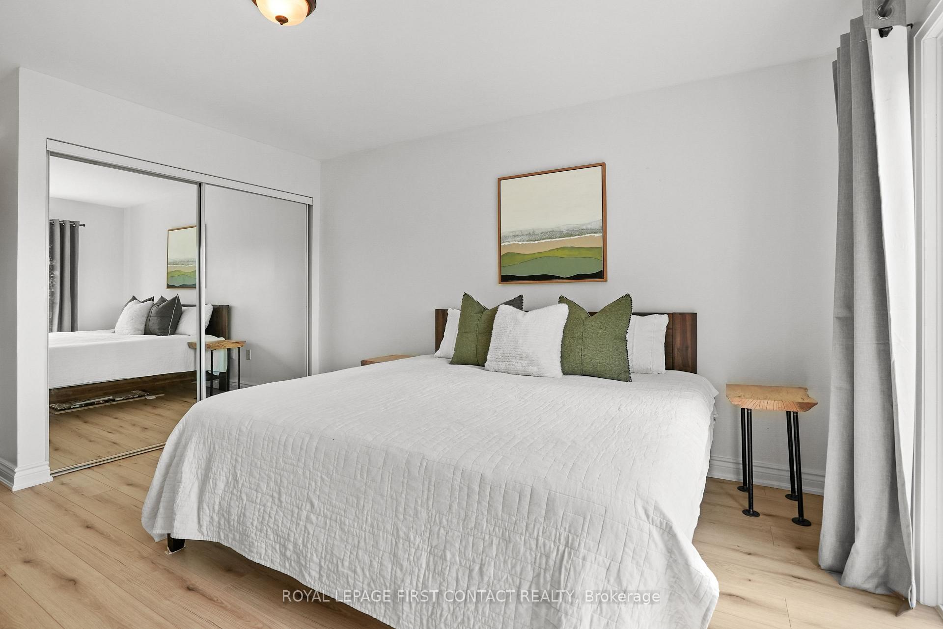 Photo 23 of 105 Wessenger Drive, Barrie, Holly — HOMEH
