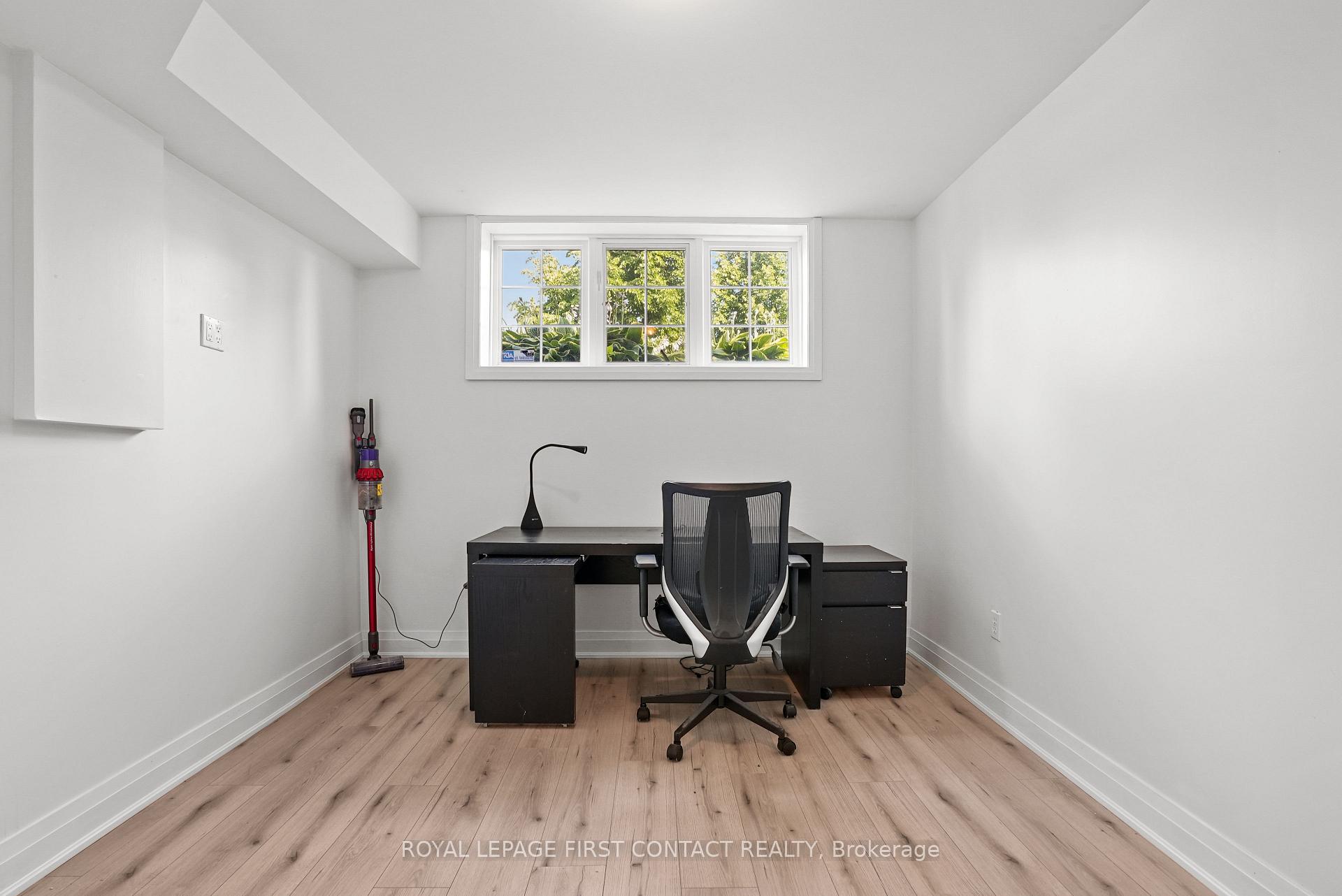 Photo 31 of 105 Wessenger Drive, Barrie, Holly — HOMEH