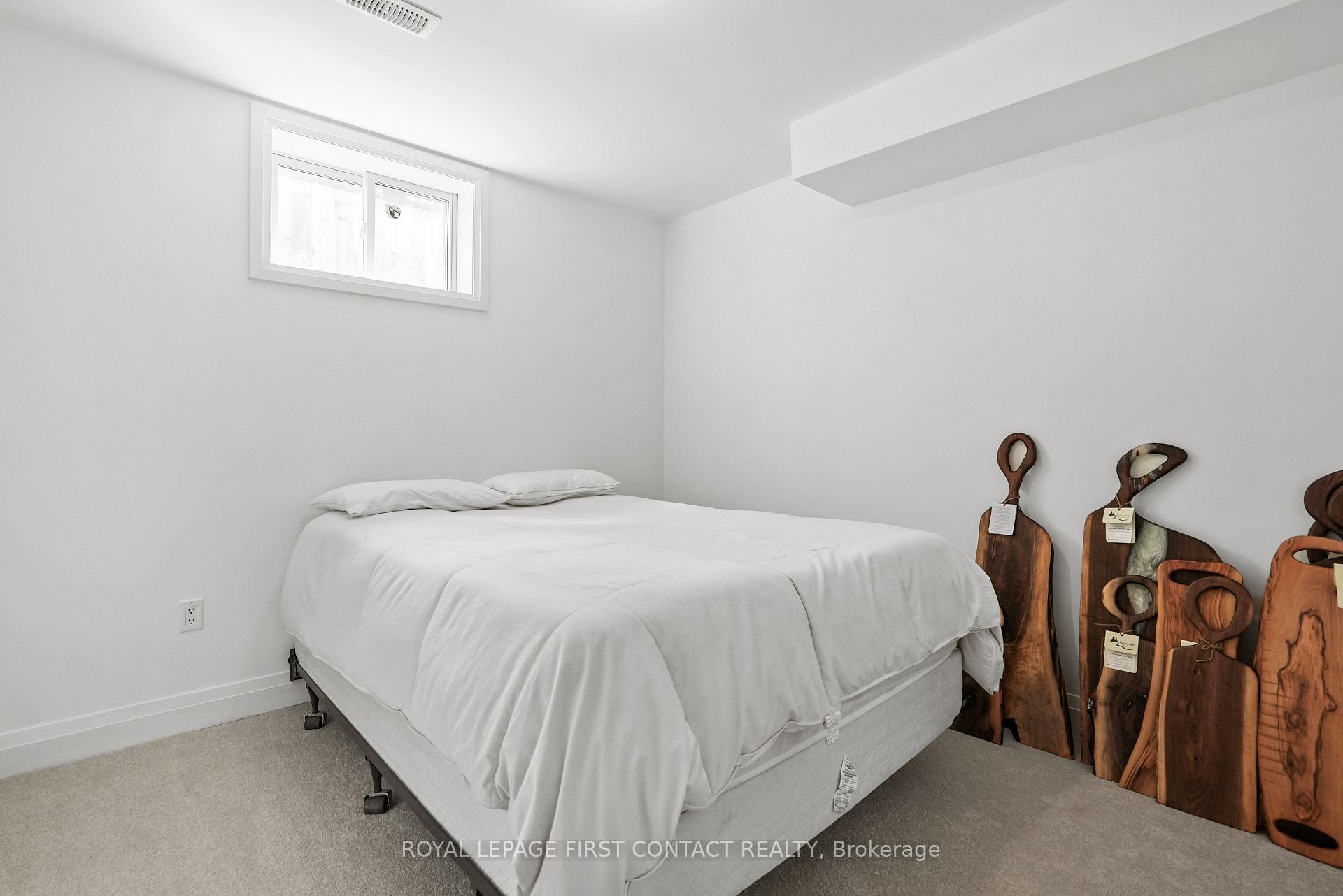 Photo 32 of 105 Wessenger Drive, Barrie, Holly — HOMEH