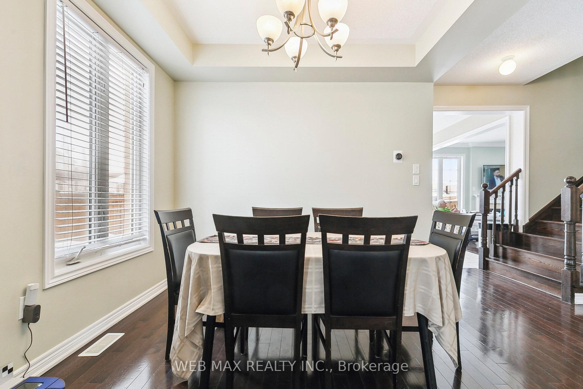Photo 8 of 17 Angelgate Road, Brampton, Credit Valley — HOMEH
