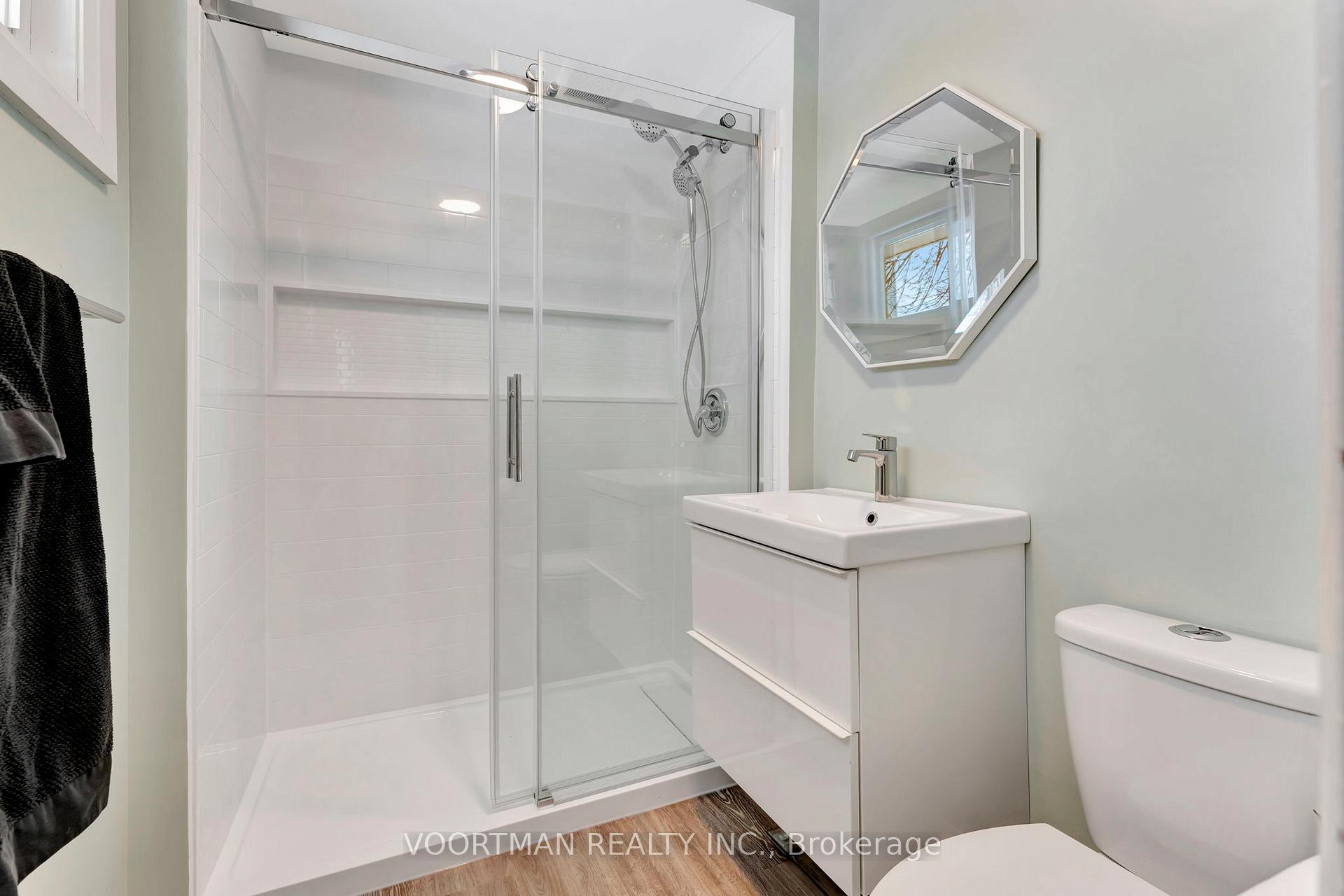 Photo 10 of 270 Rock Chapel Road, Hamilton, Rural Flamborough — HOMEH