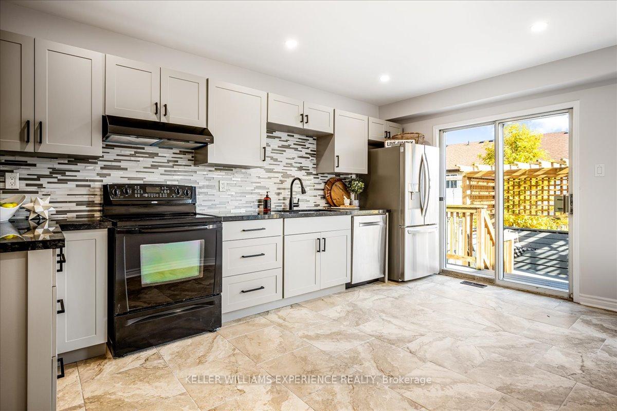 Photo 13 of 100 D'ambrosio Drive, Barrie, Painswick North — HOMEH