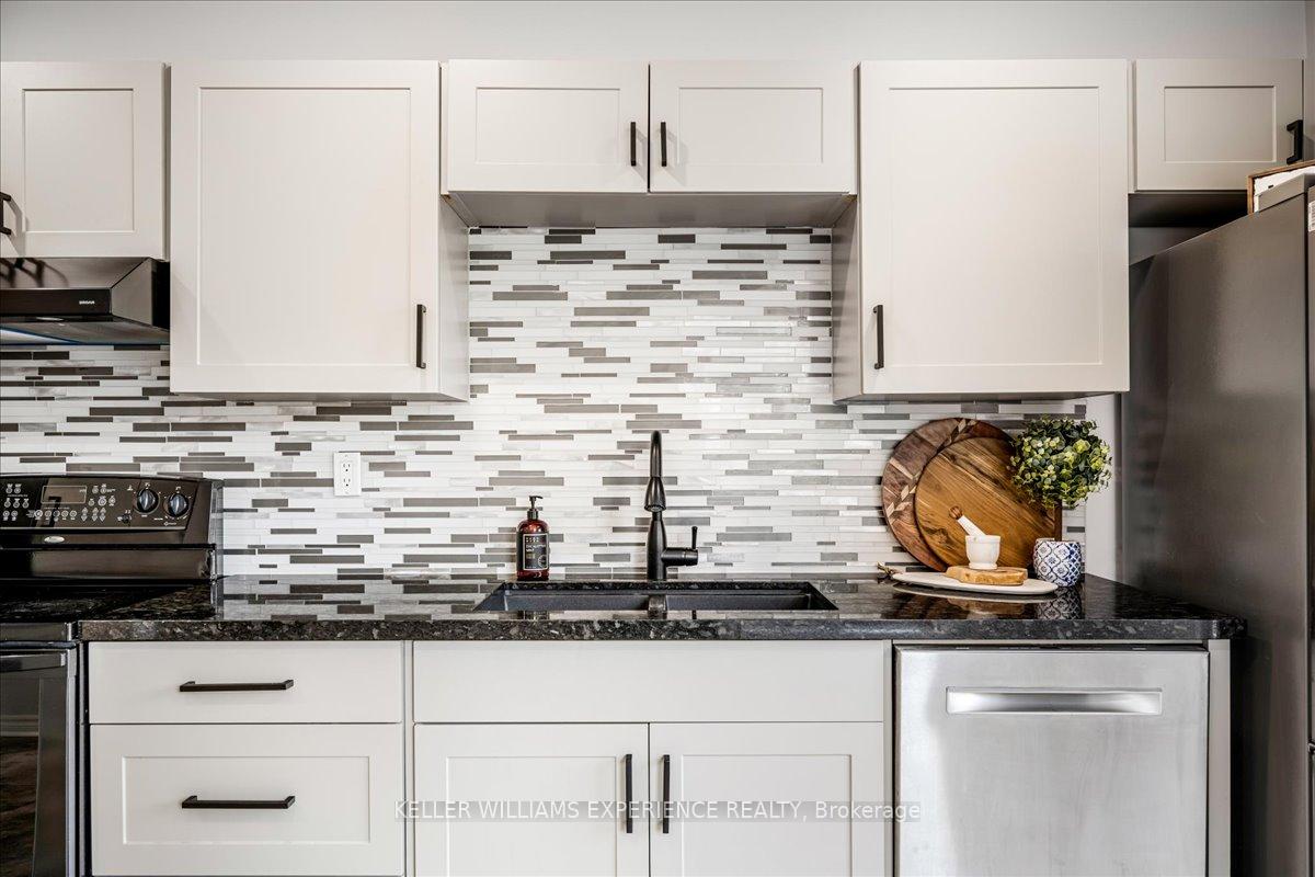 Photo 17 of 100 D'ambrosio Drive, Barrie, Painswick North — HOMEH