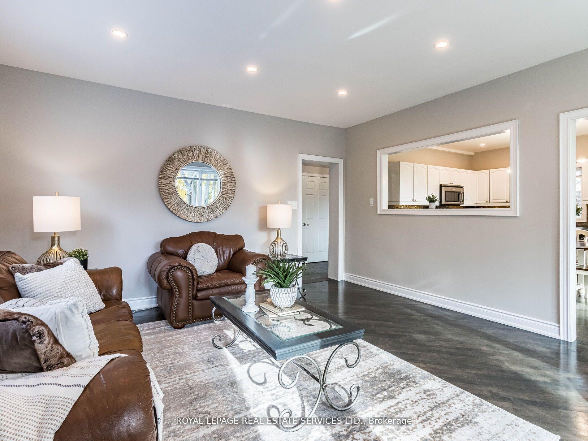 Photo 4 of 39 Clarence Street, Brampton, Downtown Brampton — HOMEH