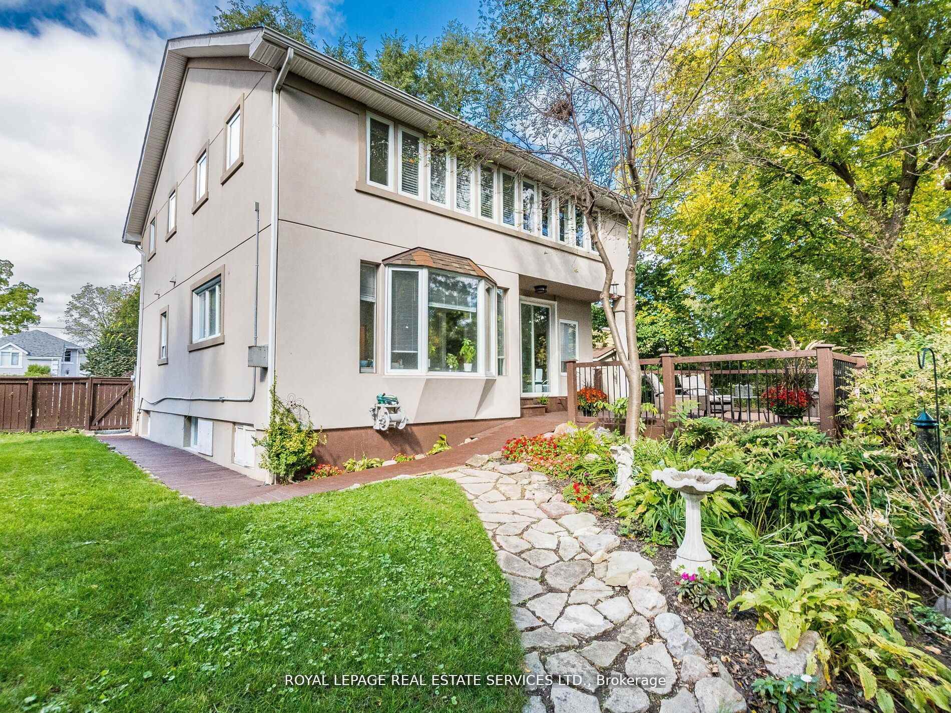 Photo 23 of 39 Clarence Street, Brampton, Downtown Brampton — HOMEH