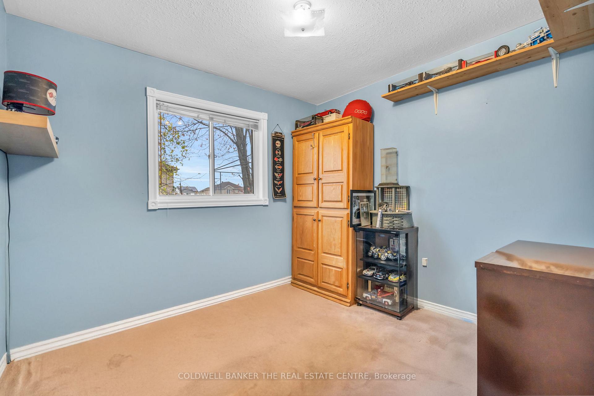 Photo 15 of 94 O'shaughnessy Crescent, Barrie, Holly — HOMEH