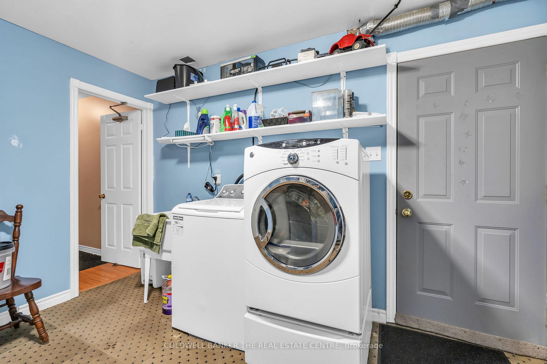 Photo 16 of 94 O'shaughnessy Crescent, Barrie, Holly — HOMEH