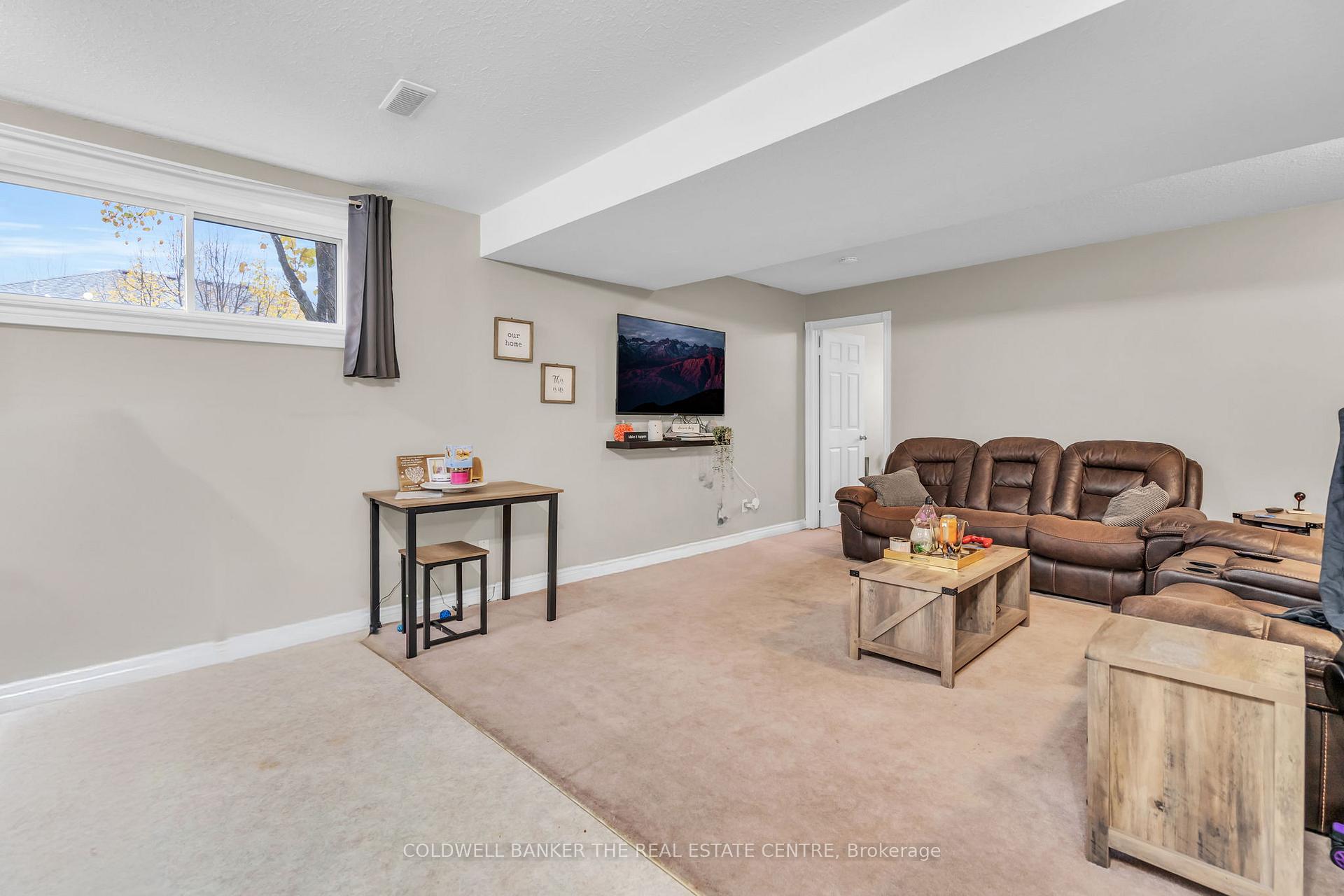 Photo 24 of 94 O'shaughnessy Crescent, Barrie, Holly — HOMEH