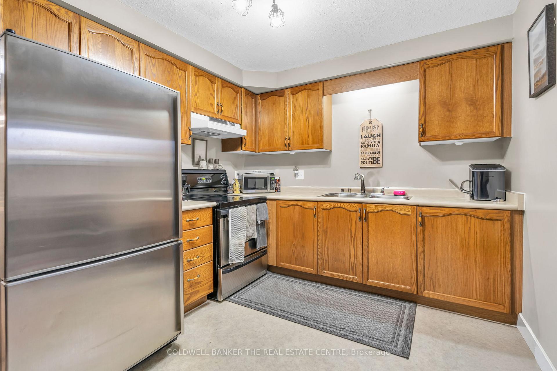Photo 25 of 94 O'shaughnessy Crescent, Barrie, Holly — HOMEH