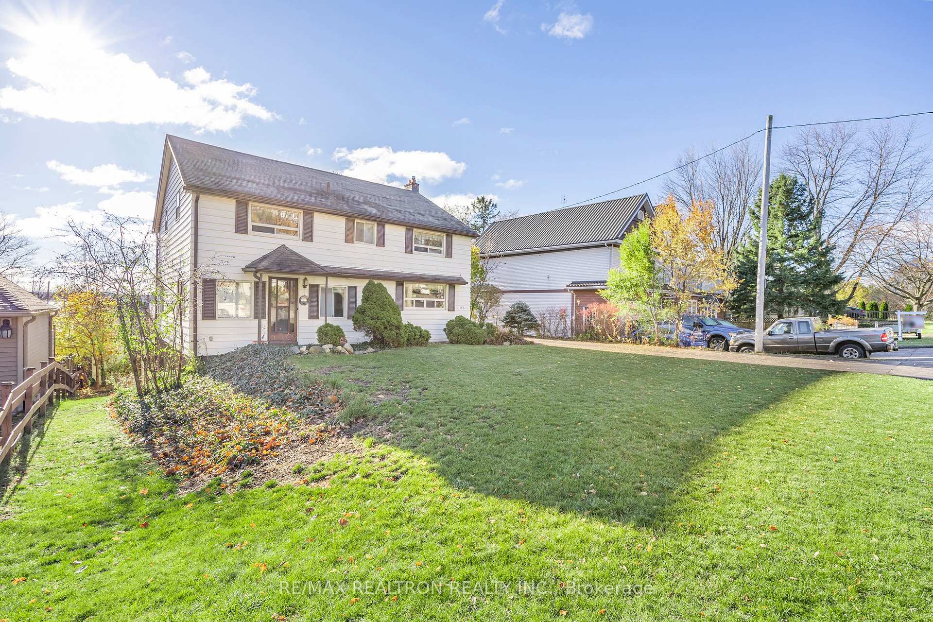 Photo 2 of 153 Blake Street, Barrie, North Shore — HOMEH
