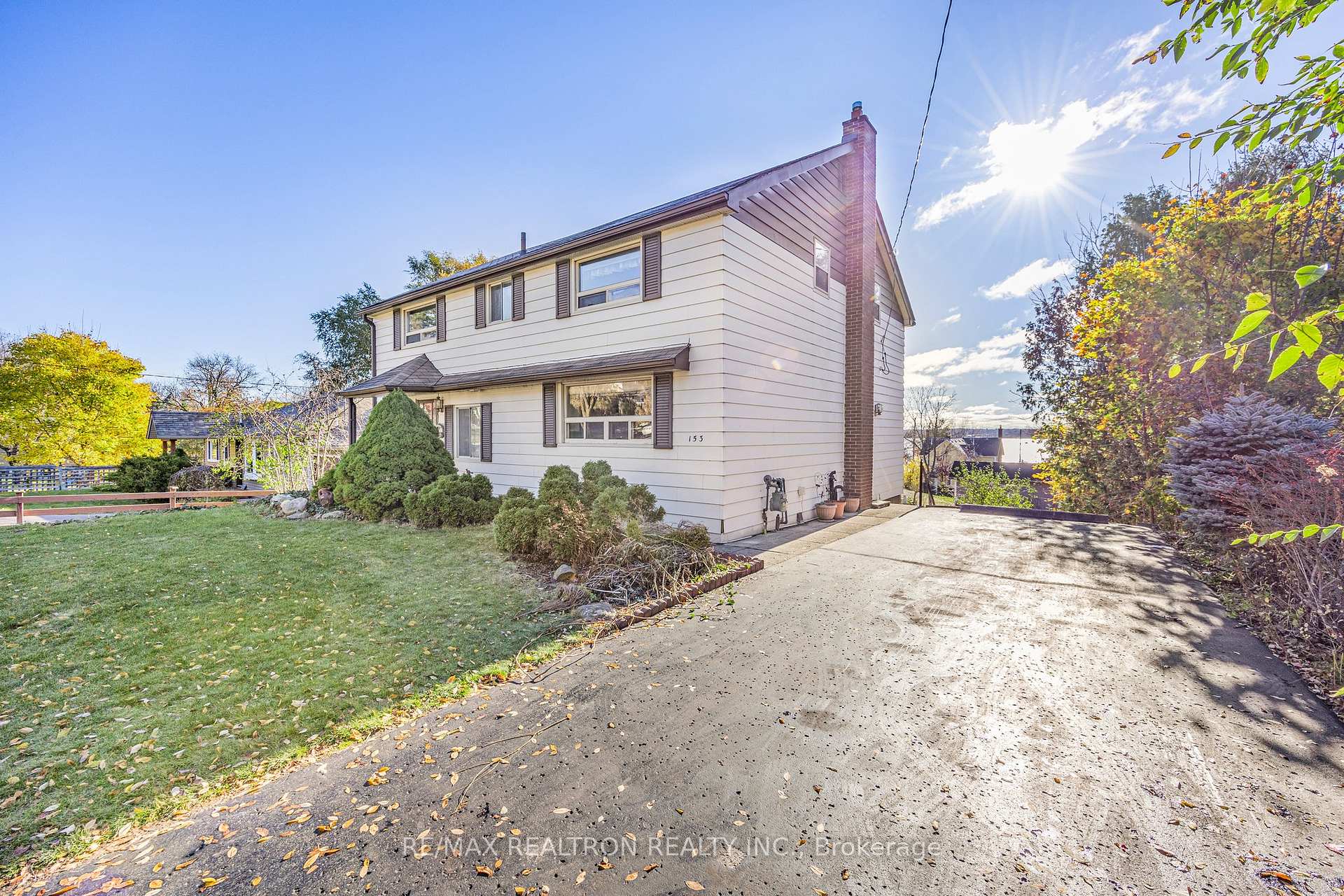 Photo 3 of 153 Blake Street, Barrie, North Shore — HOMEH