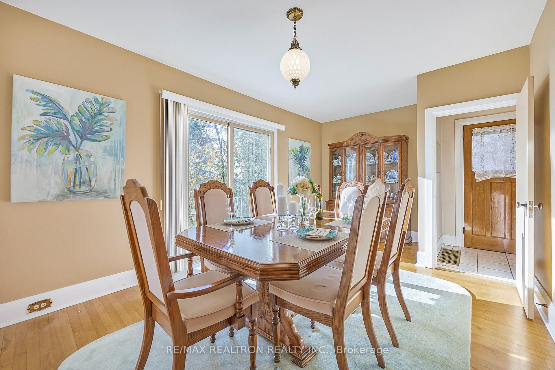 Photo 7 of 153 Blake Street, Barrie, North Shore — HOMEH