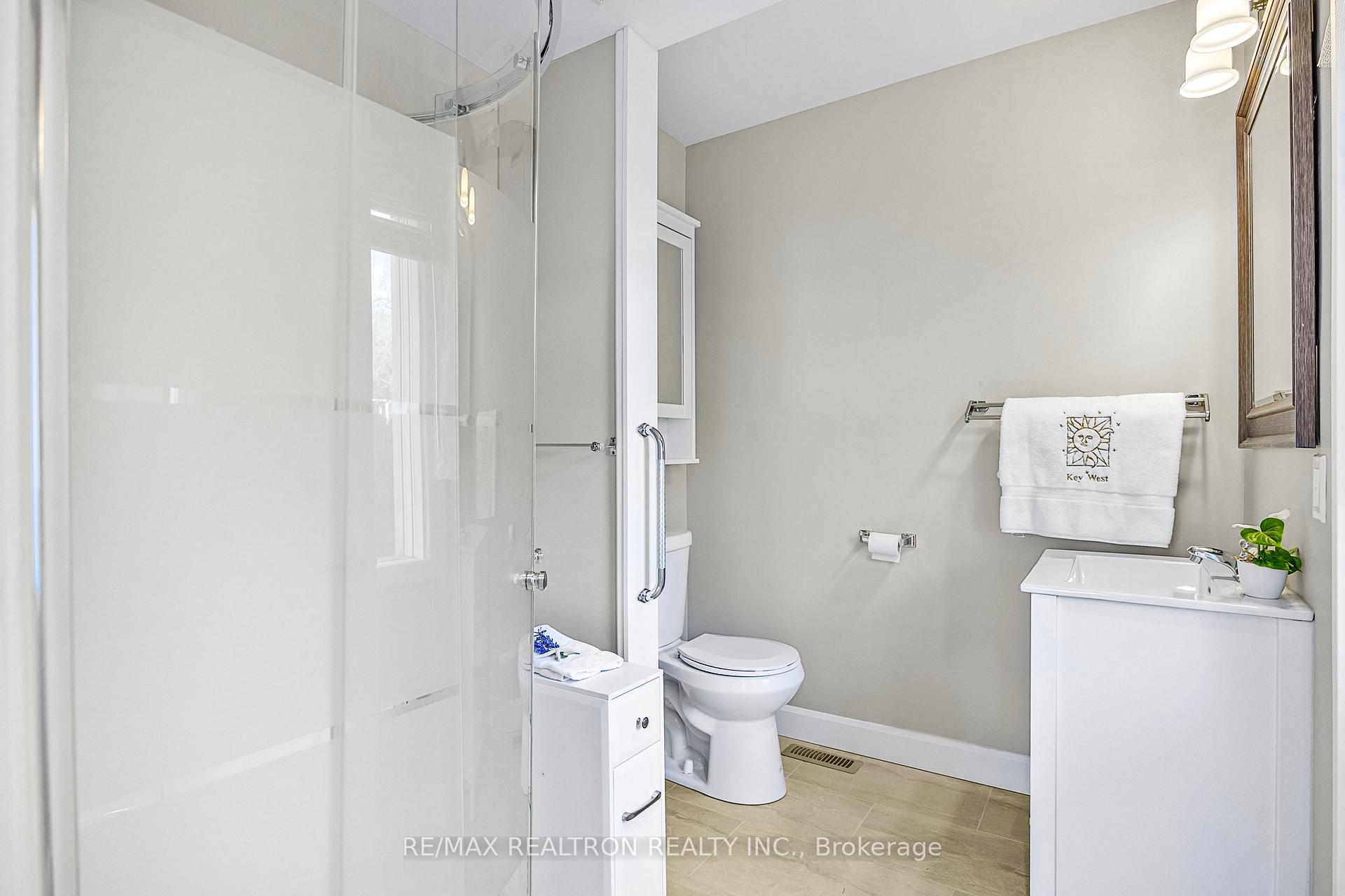 Photo 11 of 153 Blake Street, Barrie, North Shore — HOMEH