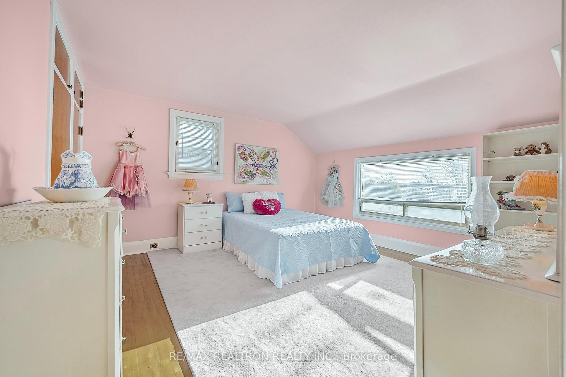 Photo 15 of 153 Blake Street, Barrie, North Shore — HOMEH