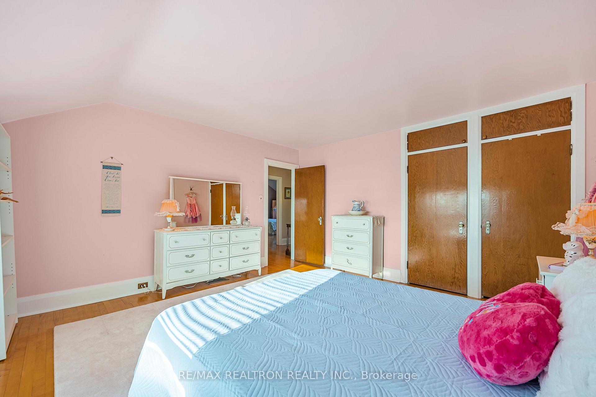 Photo 16 of 153 Blake Street, Barrie, North Shore — HOMEH