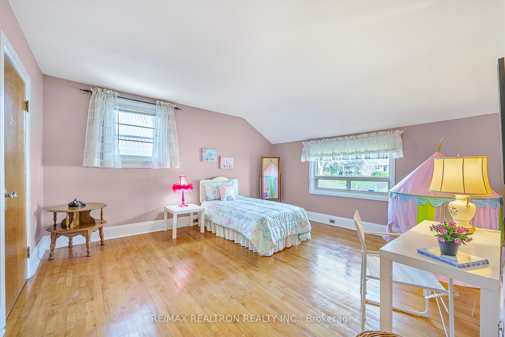 Photo 18 of 153 Blake Street, Barrie, North Shore — HOMEH