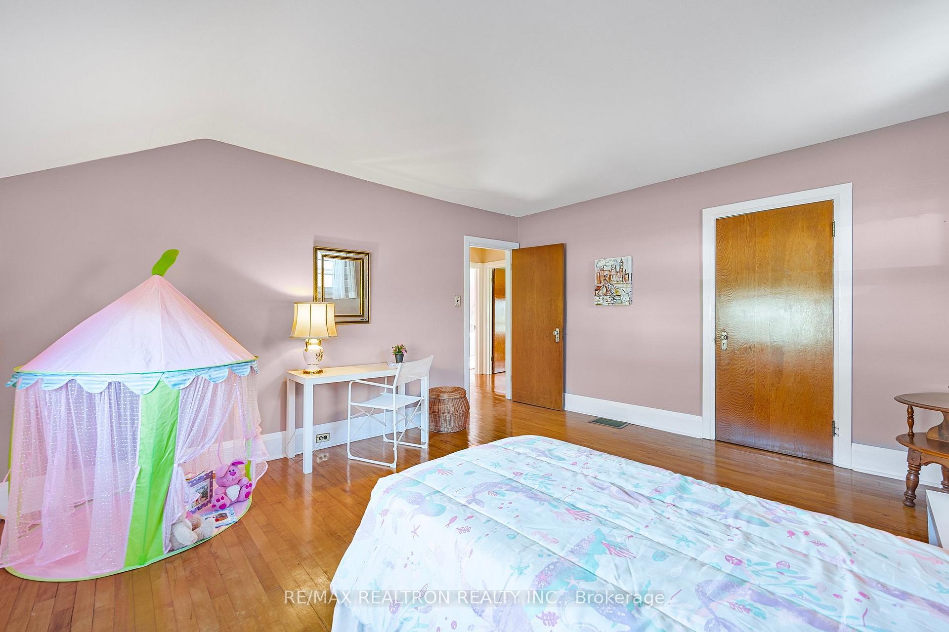 Photo 19 of 153 Blake Street, Barrie, North Shore — HOMEH