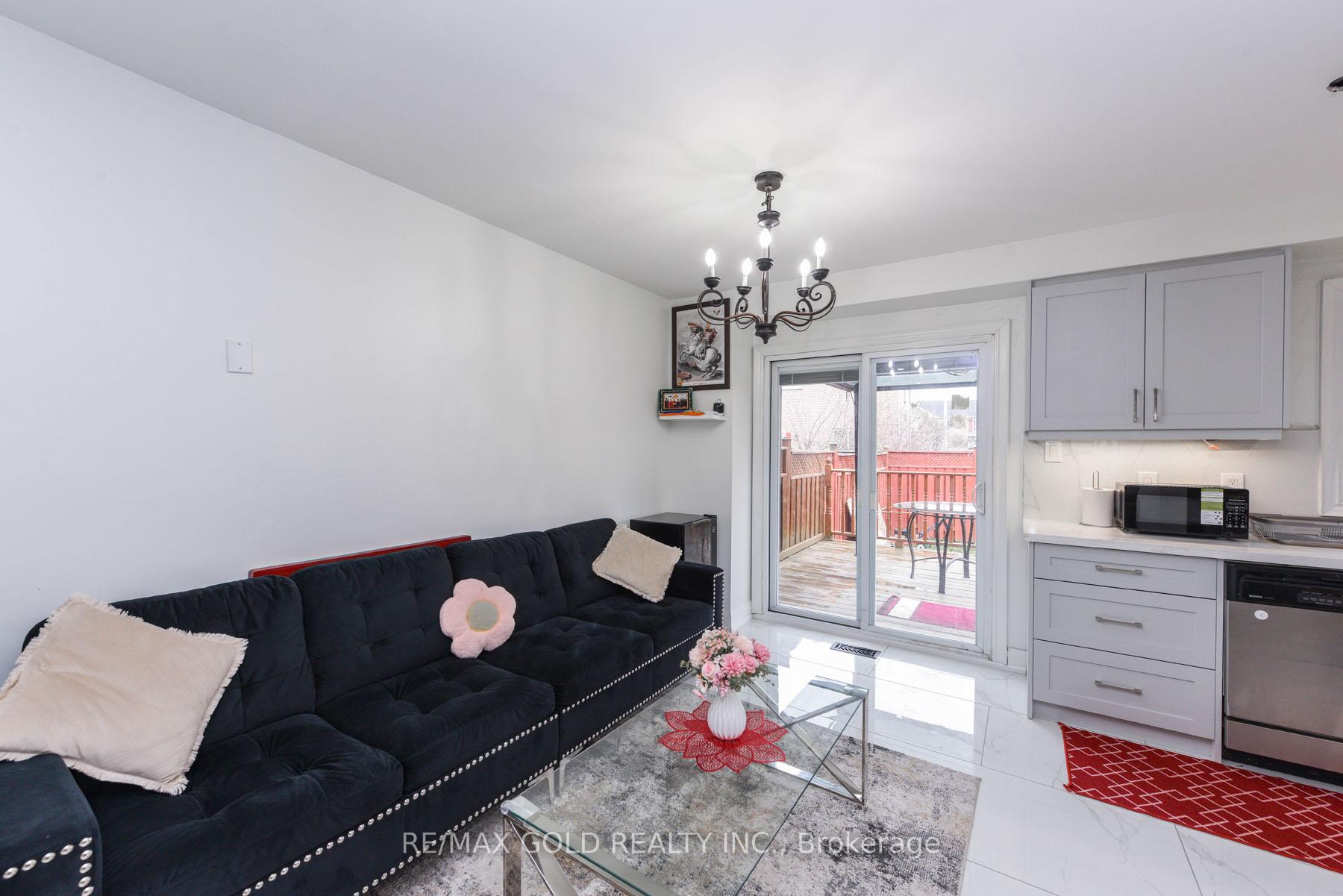 Photo 14 of 17 Penguin Lane, Brampton, Sandringham-Wellington — HOMEH