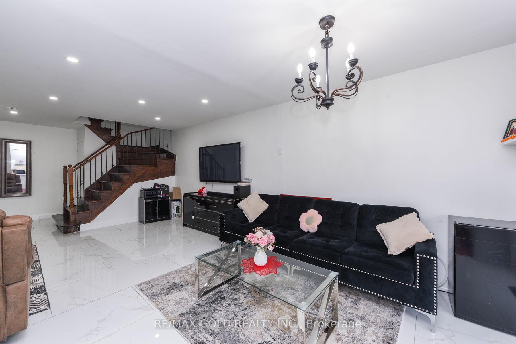 Photo 15 of 17 Penguin Lane, Brampton, Sandringham-Wellington — HOMEH