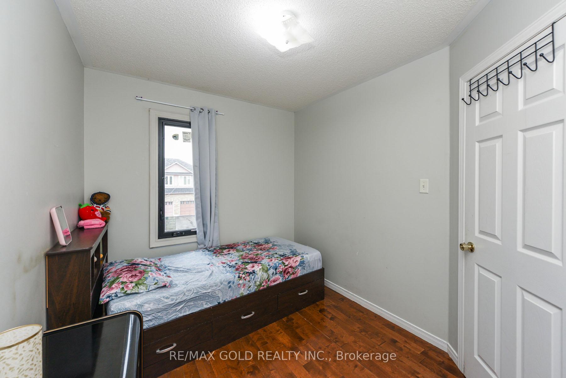 Photo 20 of 17 Penguin Lane, Brampton, Sandringham-Wellington — HOMEH