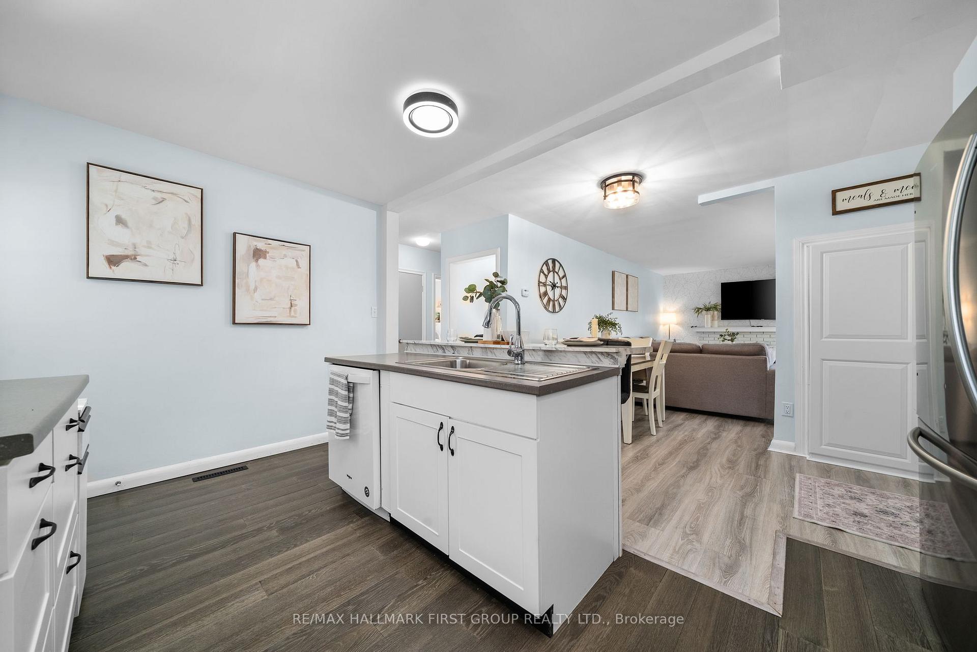 Photo 9 of 37 Elizabeth Crescent, Belleville, Belleville Ward — HOMEH