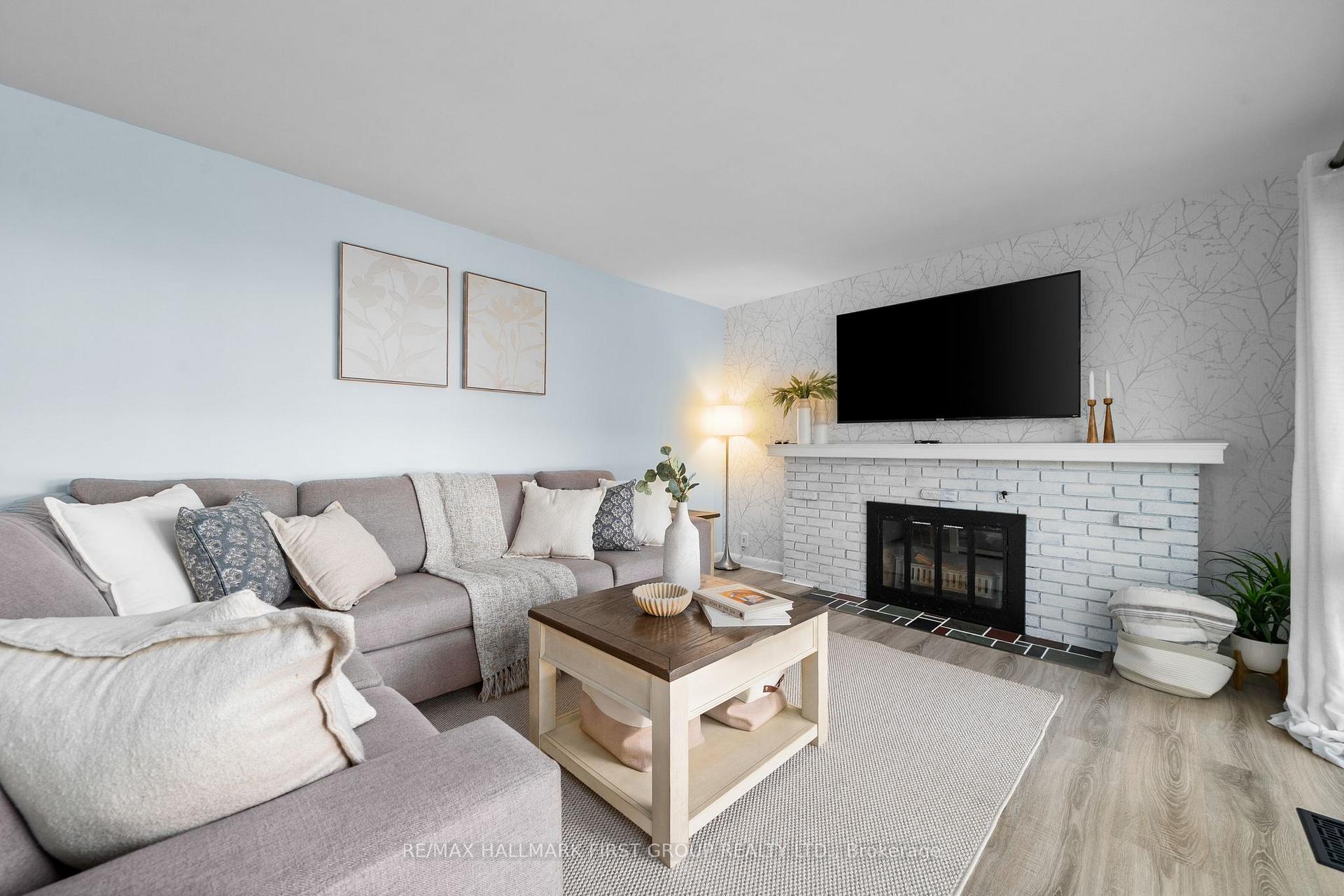 Photo 12 of 37 Elizabeth Crescent, Belleville, Belleville Ward — HOMEH