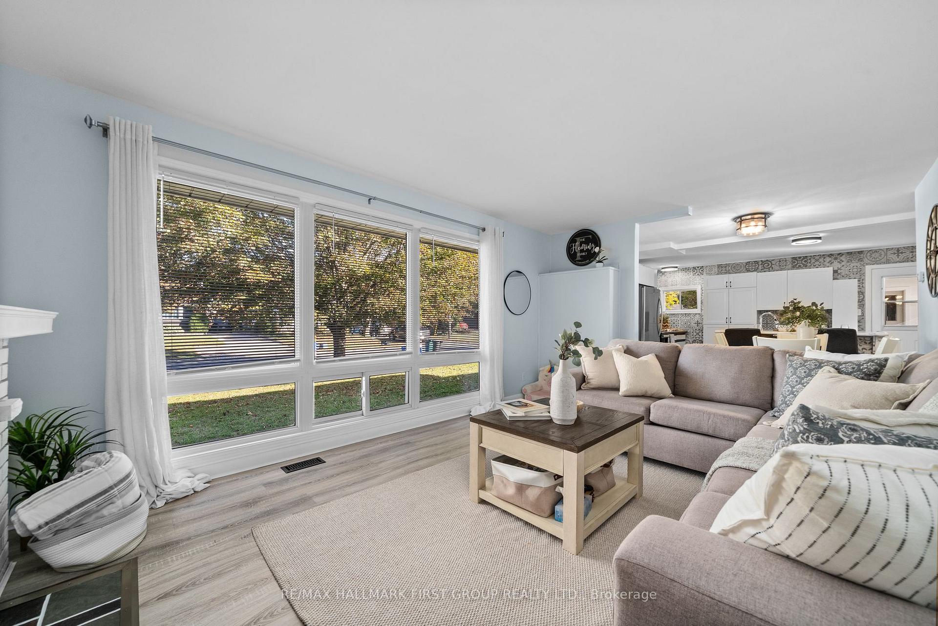 Photo 18 of 37 Elizabeth Crescent, Belleville, Belleville Ward — HOMEH