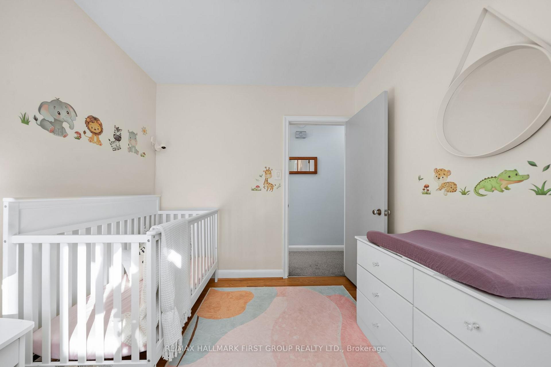 Photo 21 of 37 Elizabeth Crescent, Belleville, Belleville Ward — HOMEH