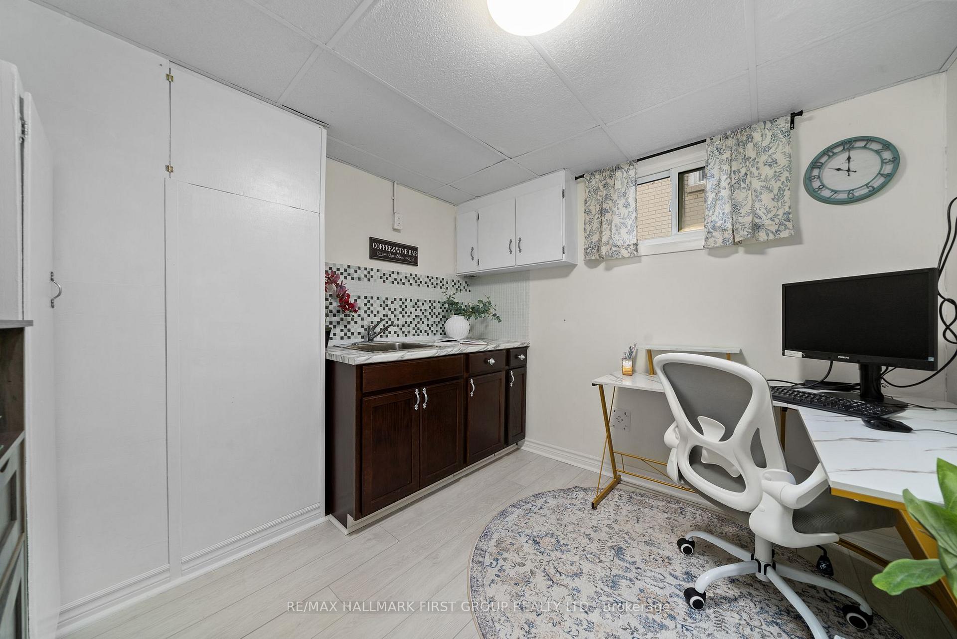 Photo 43 of 37 Elizabeth Crescent, Belleville, Belleville Ward — HOMEH