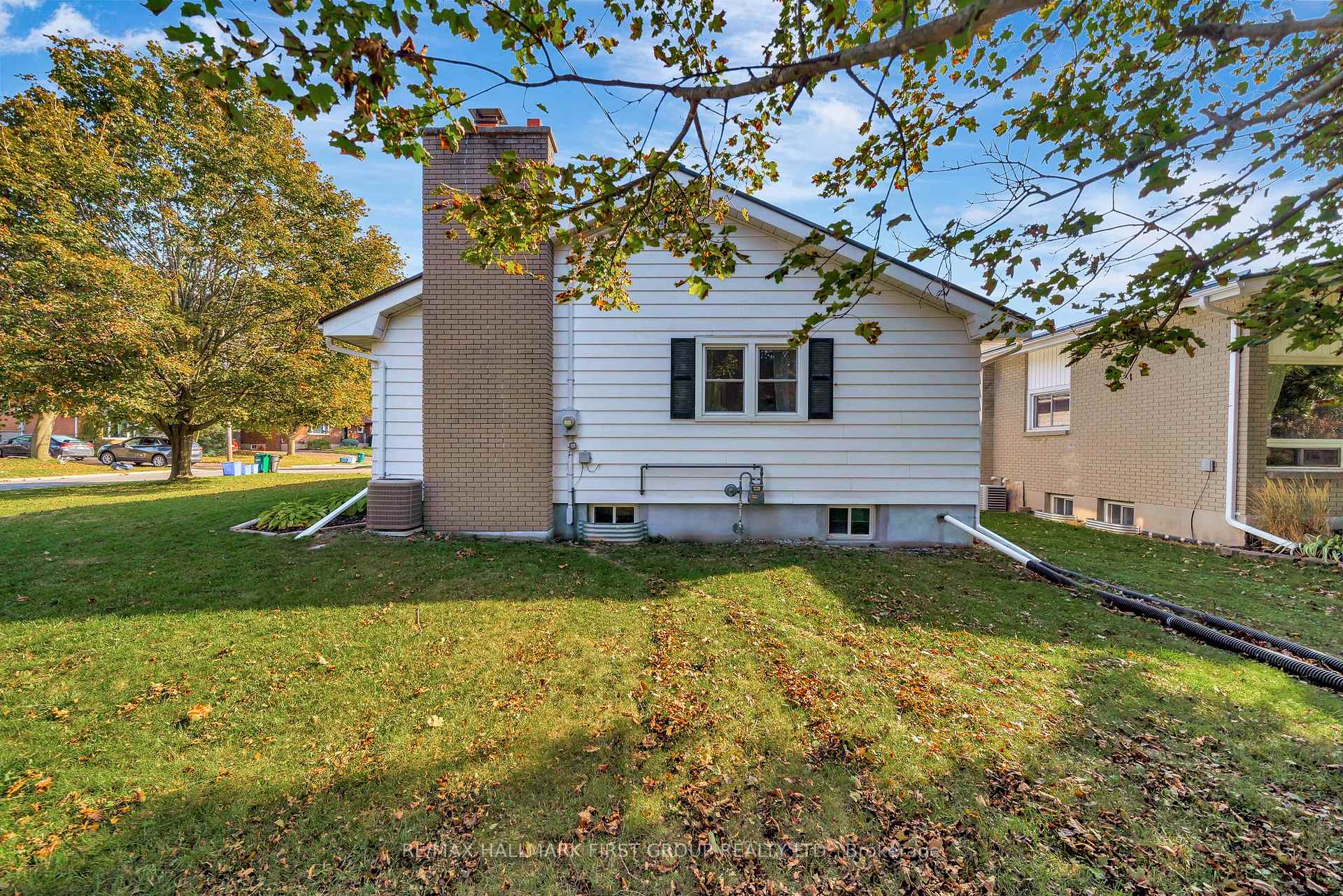 Photo 38 of 37 Elizabeth Crescent, Belleville, Belleville Ward — HOMEH
