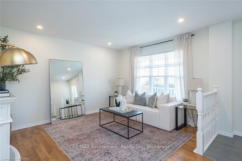 Photo 5 of 24 Willver Drive, St. Catharines, Port Weller — HOMEH