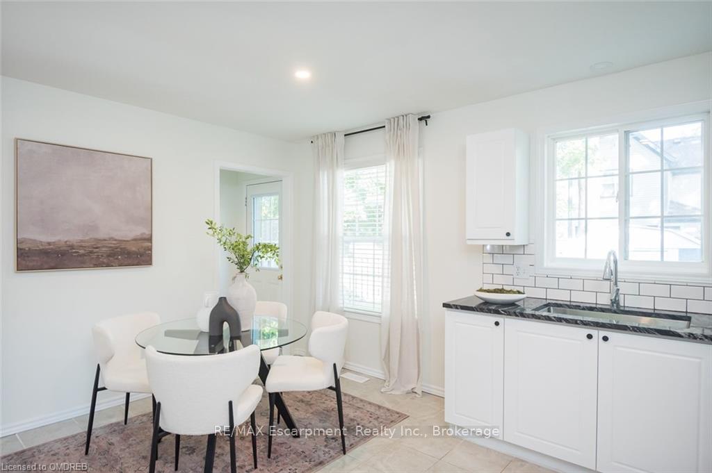 Photo 10 of 24 Willver Drive, St. Catharines, Port Weller — HOMEH
