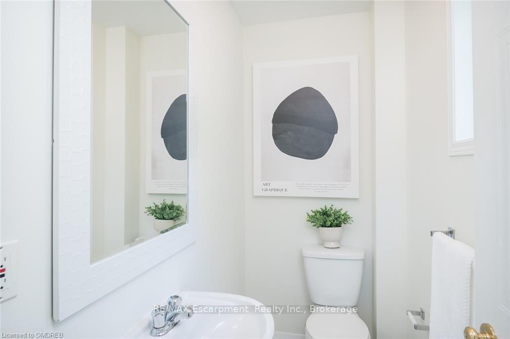 Photo 14 of 24 Willver Drive, St. Catharines, Port Weller — HOMEH