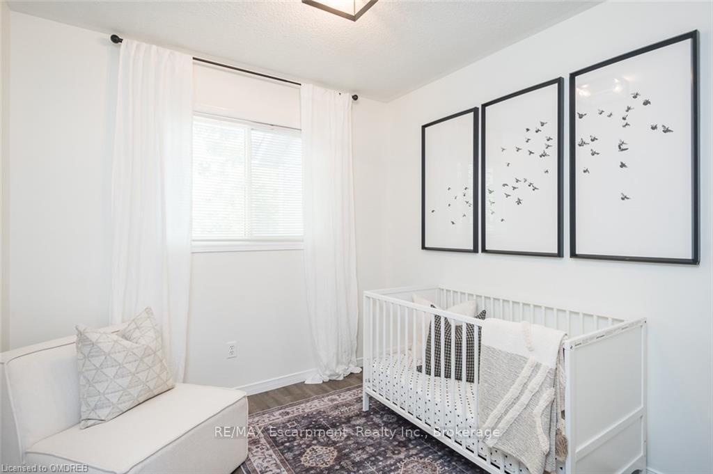 Photo 17 of 24 Willver Drive, St. Catharines, Port Weller — HOMEH