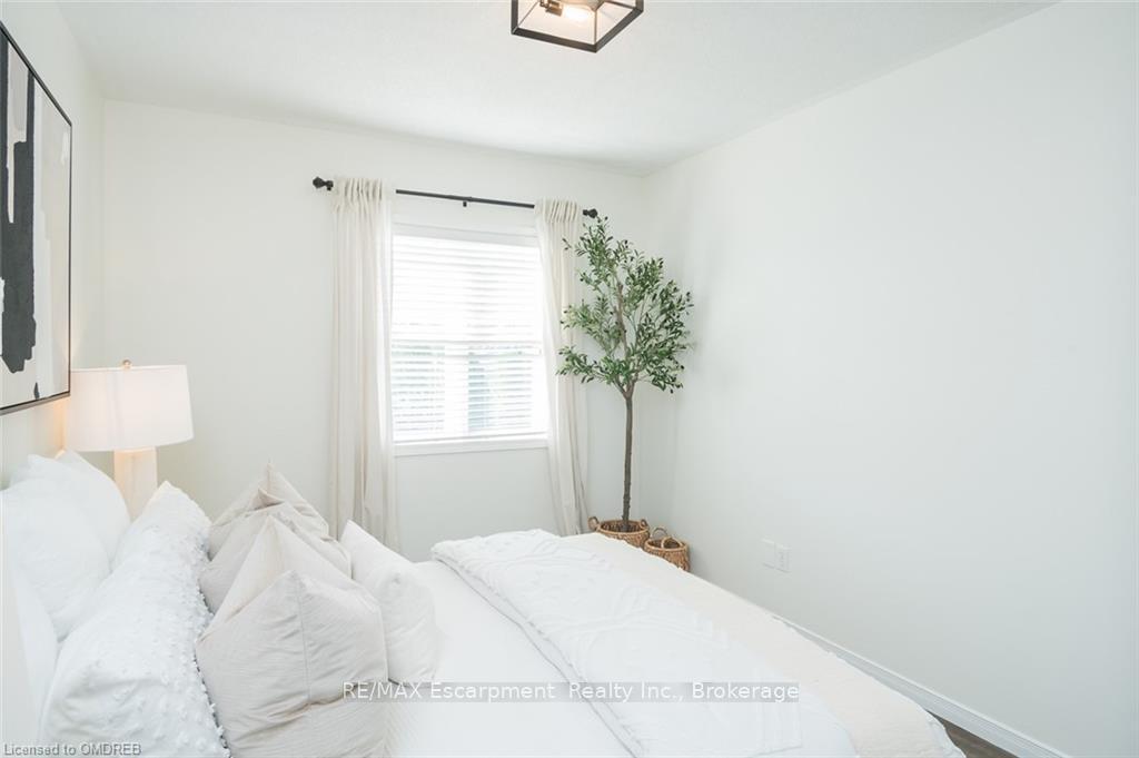 Photo 21 of 24 Willver Drive, St. Catharines, Port Weller — HOMEH